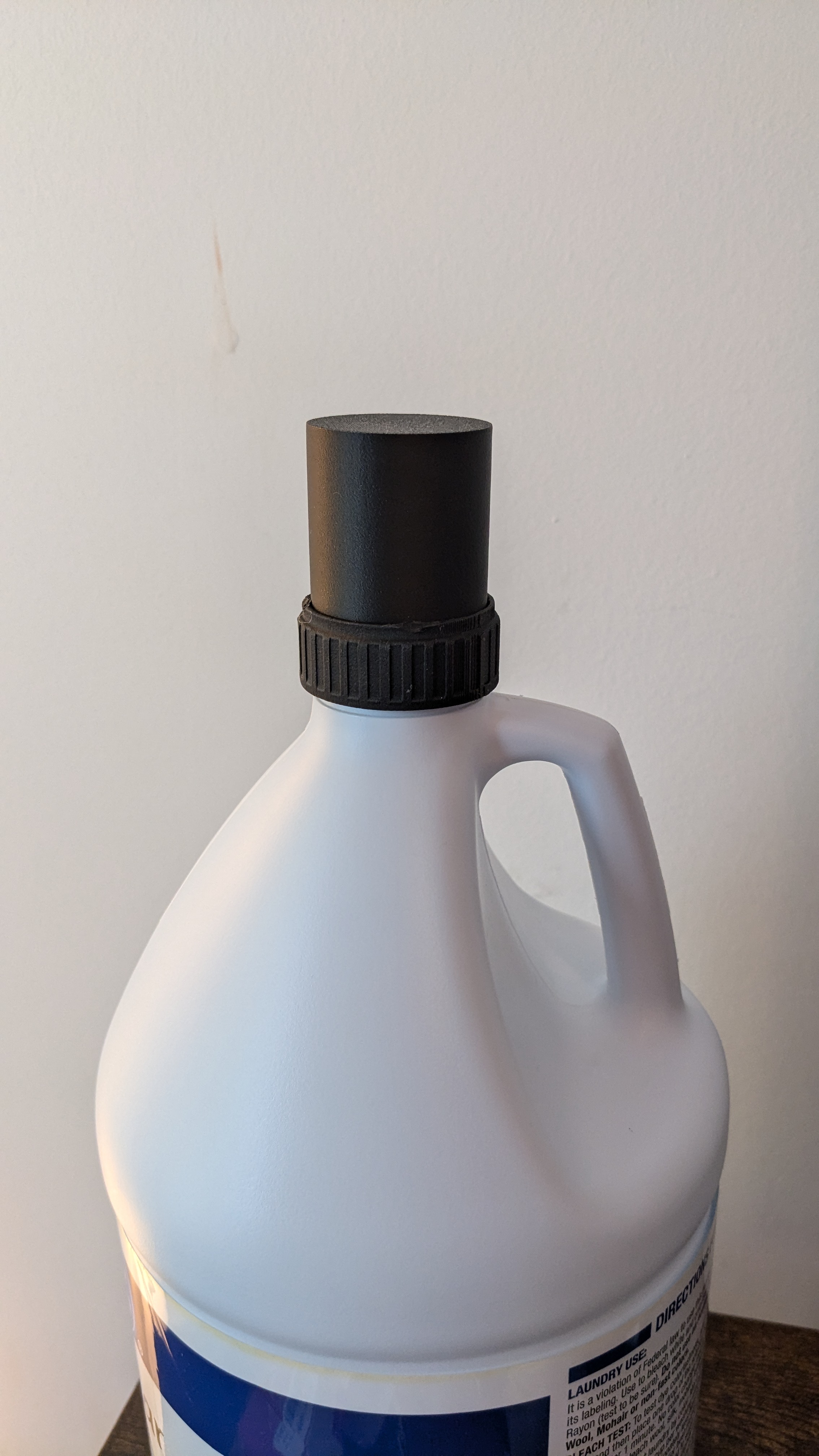 Bleach bottle spout — thumbnail 2