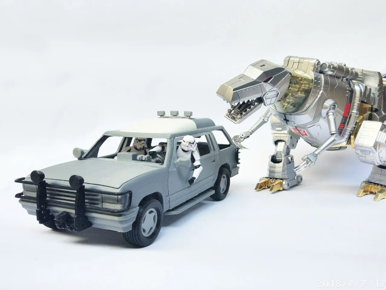 1:18 Jurassic Park SUV by Toymakr3d | Download free STL model