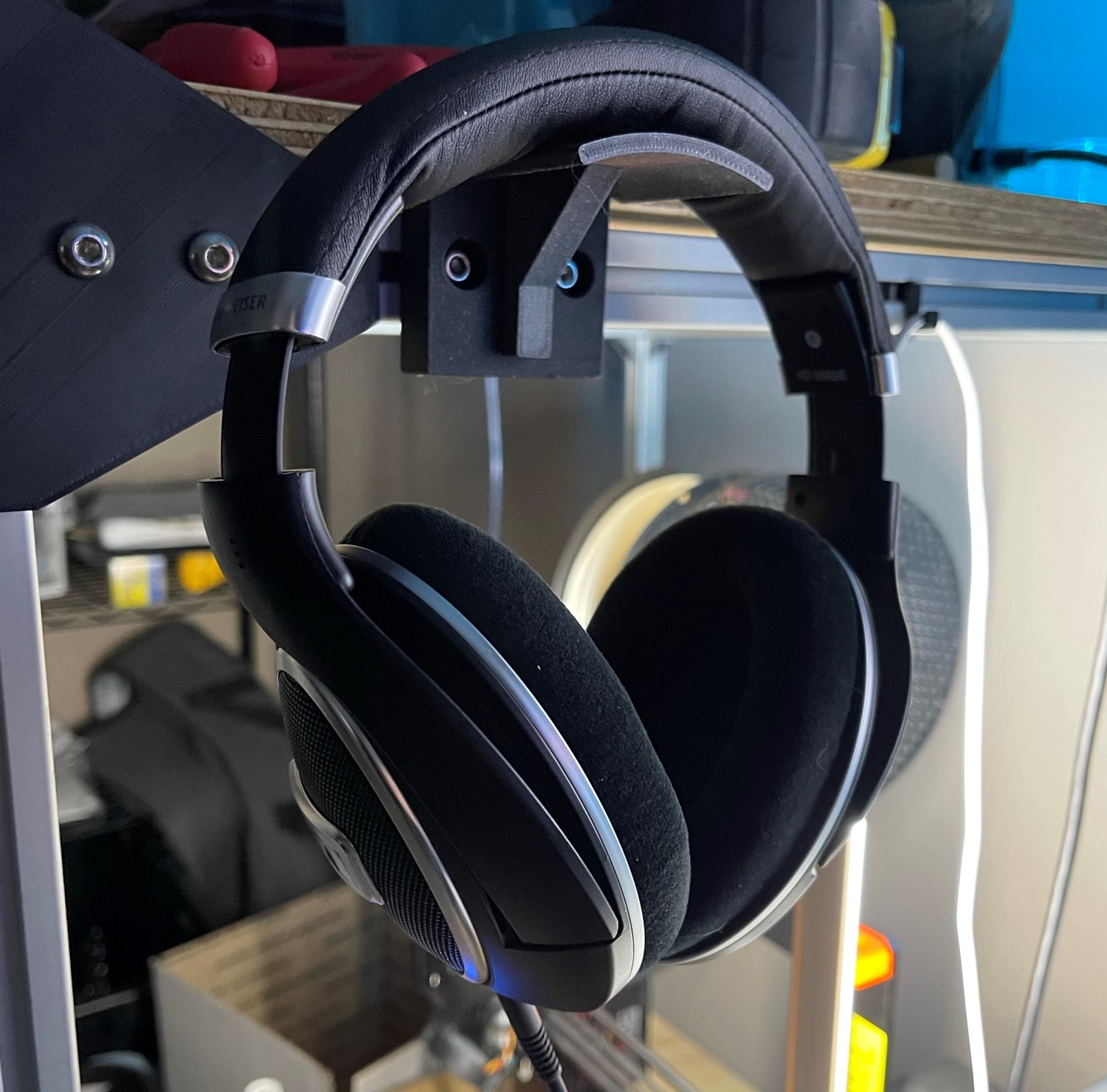 Headphone Holder for 80/20 extrusion (or wall)