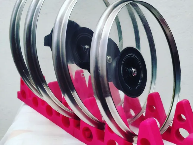 Modular lid holder