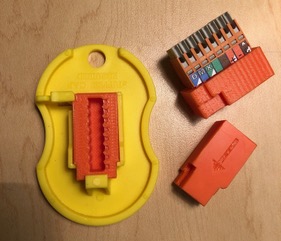 Holding aid for weidmuller style DMX connectors