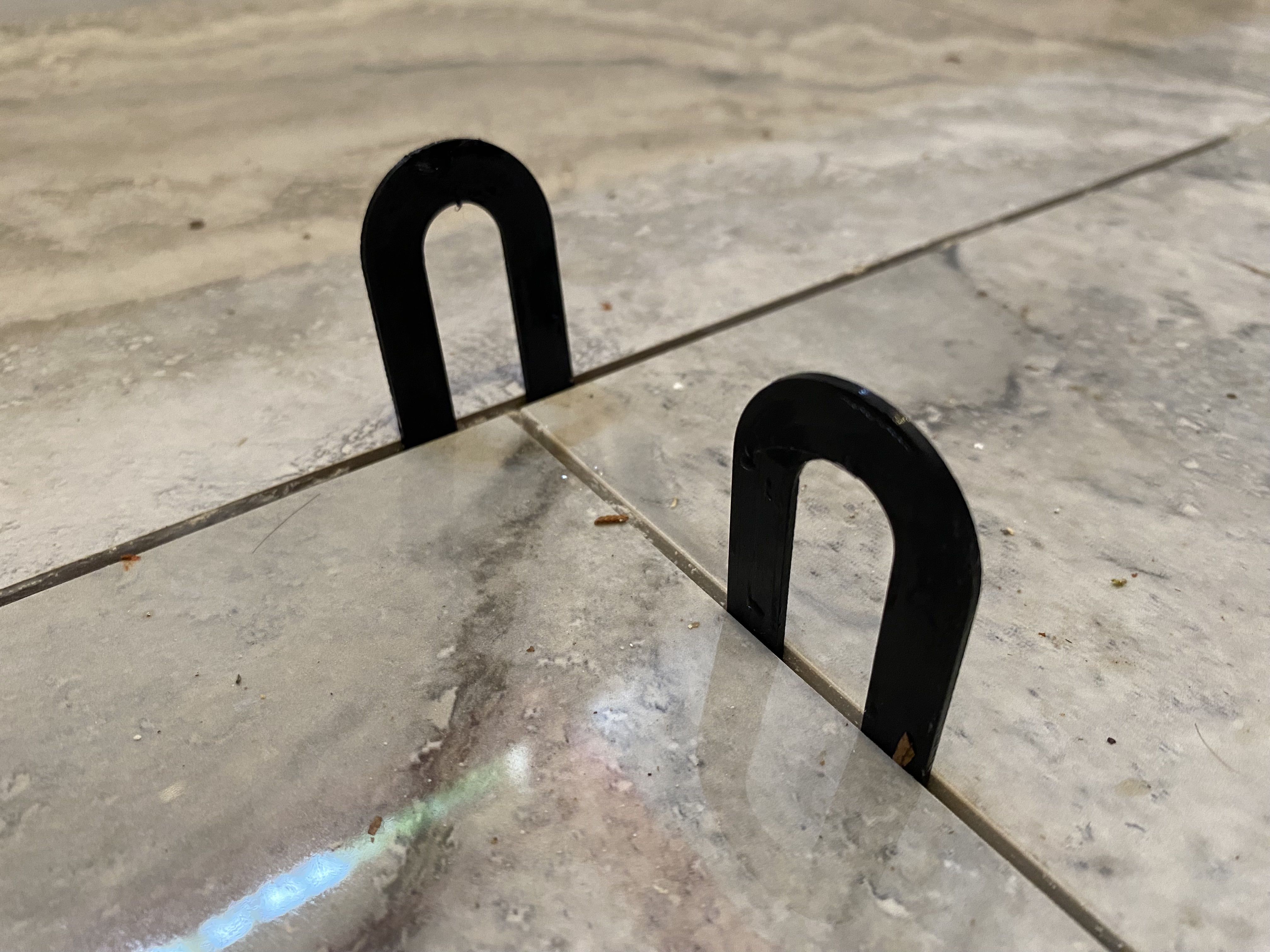 Horseshoe Shim Tile Spacers