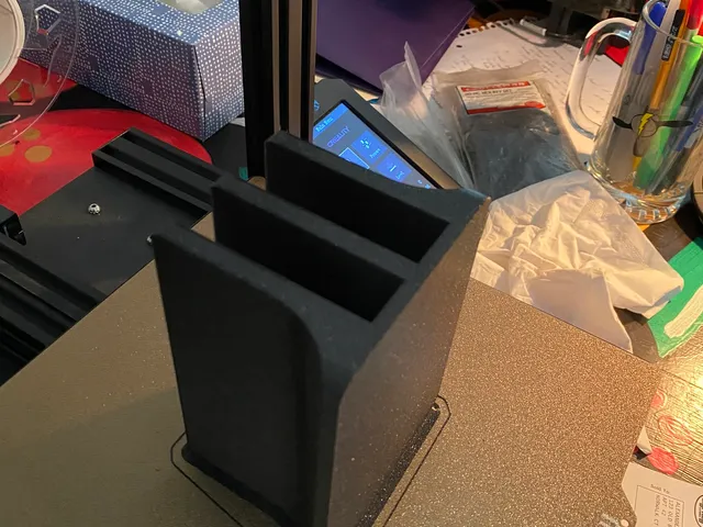 Vertical laptop holder