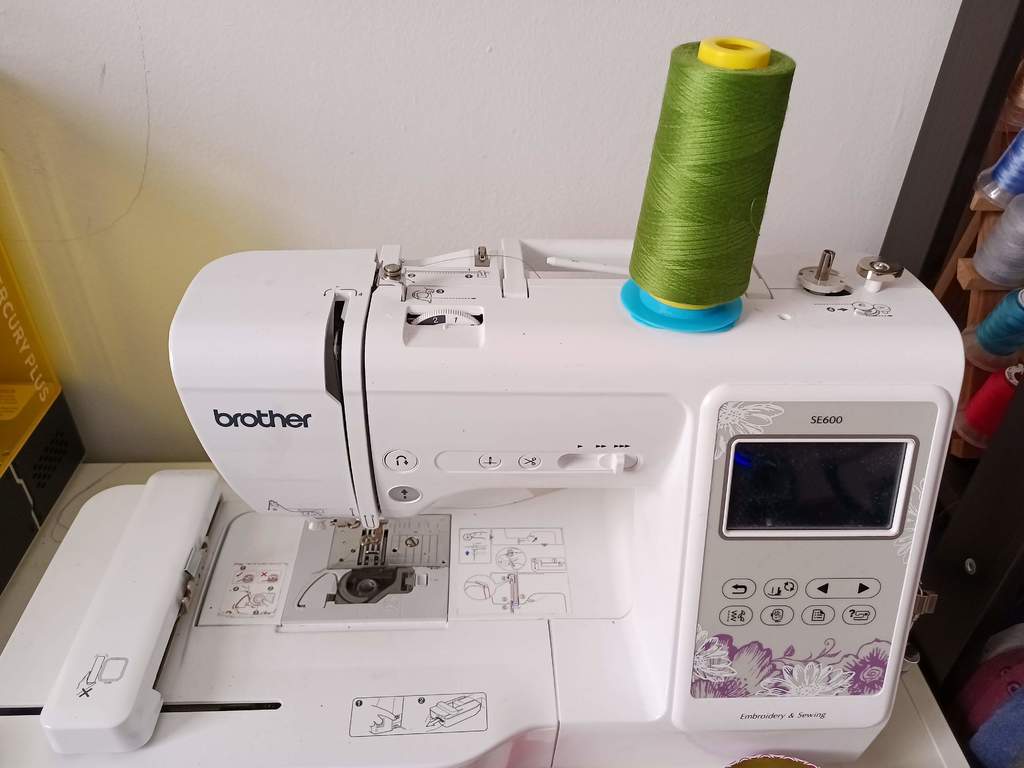 Spinning thread holder (and hoop) for brother embroidery machine SE600