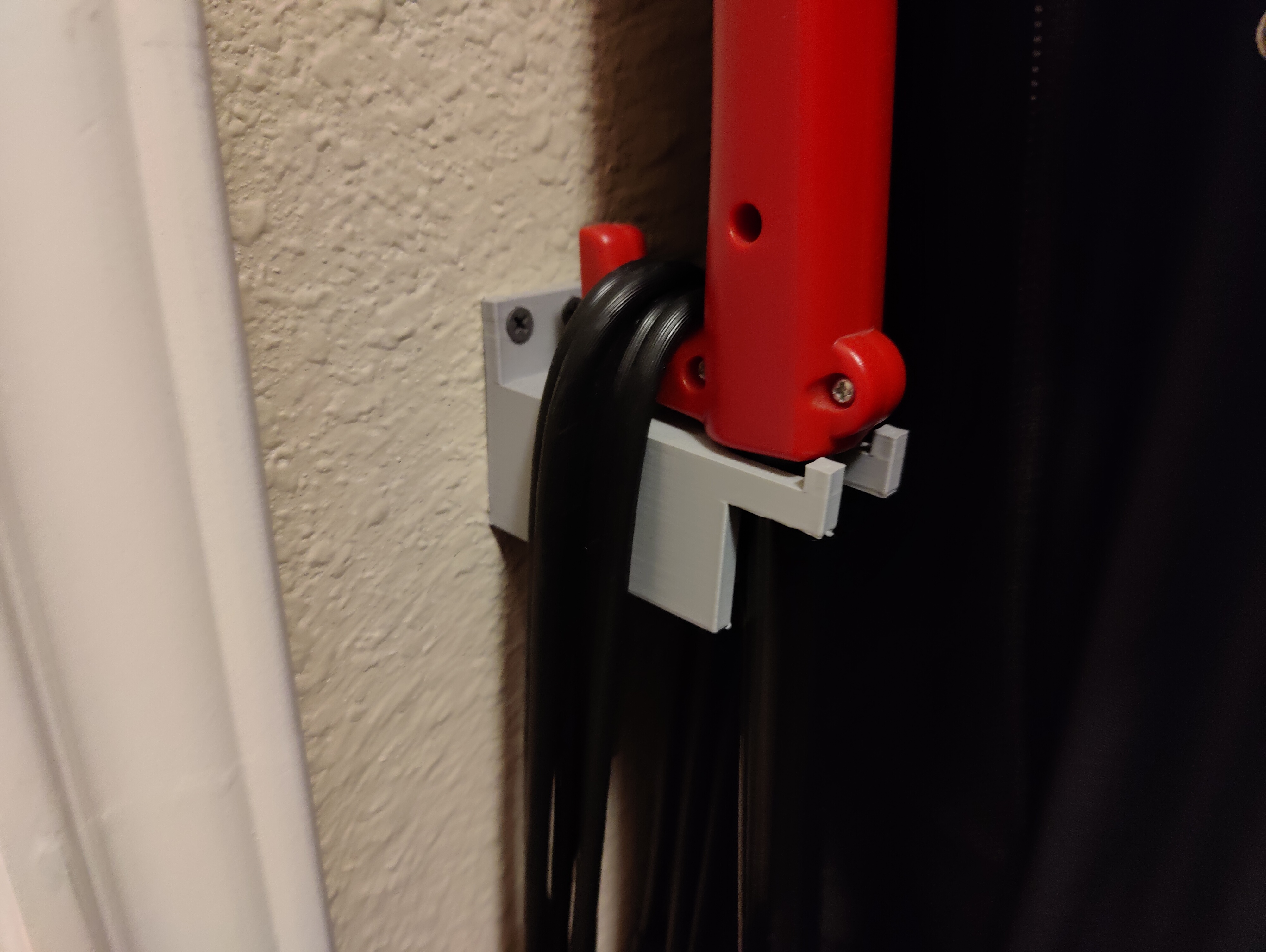 Dirt Devil Simplistick wall mount