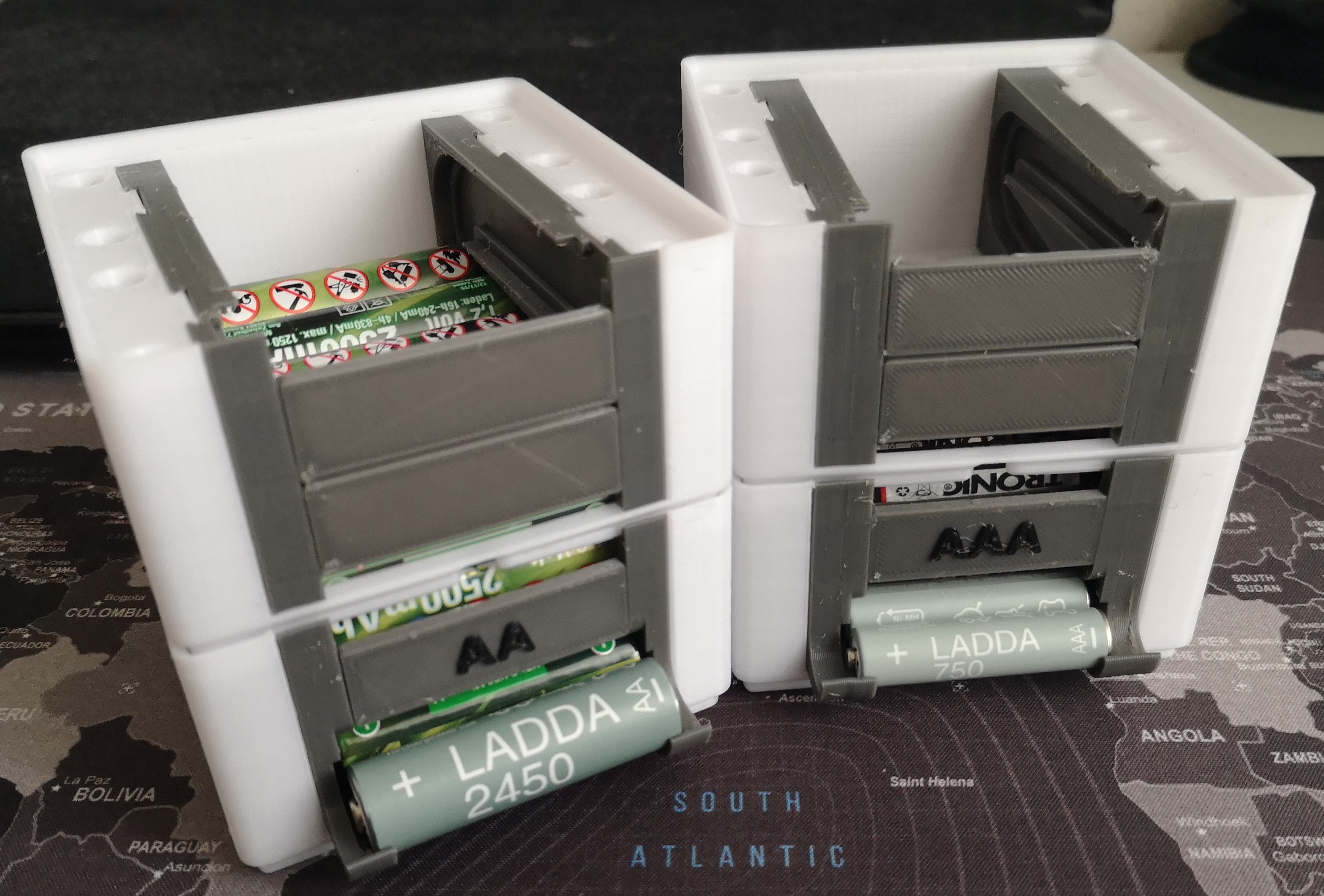 Gridfinity - Stackable Battery Dispenser (Remix)