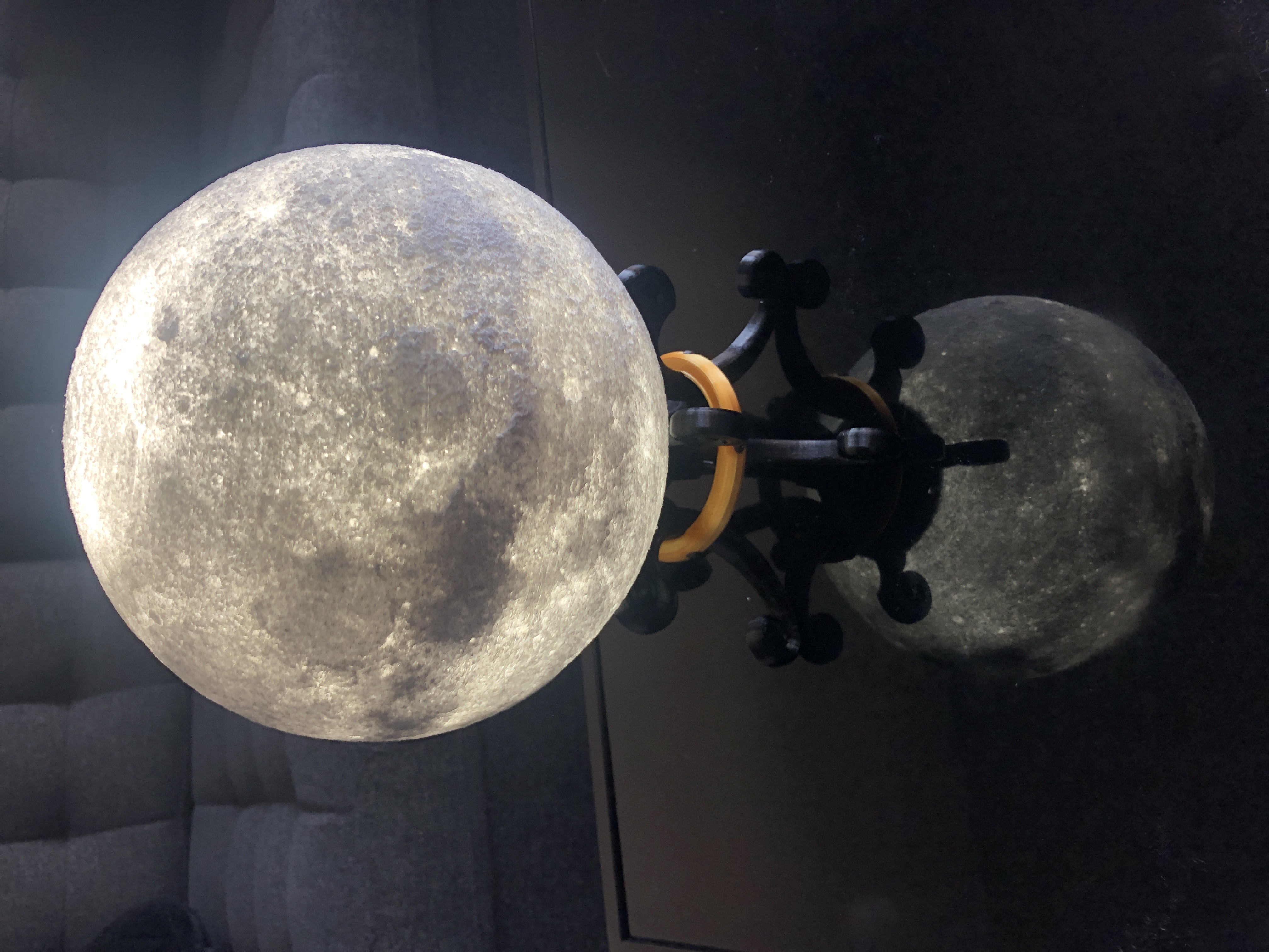 Miniatura 2 do modelo 3D Moon Stand
