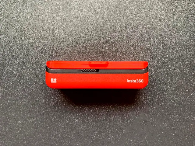 Insta 360 One RS battery cover