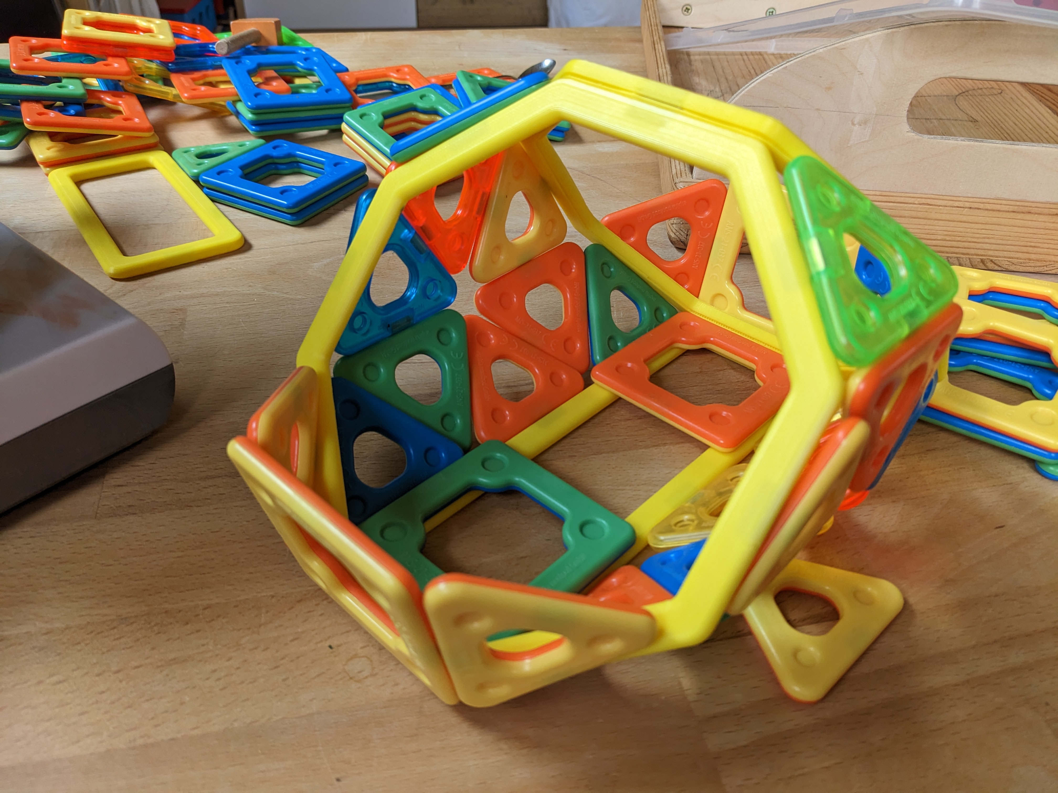 Magnetic building blocks / Magnetbausteine