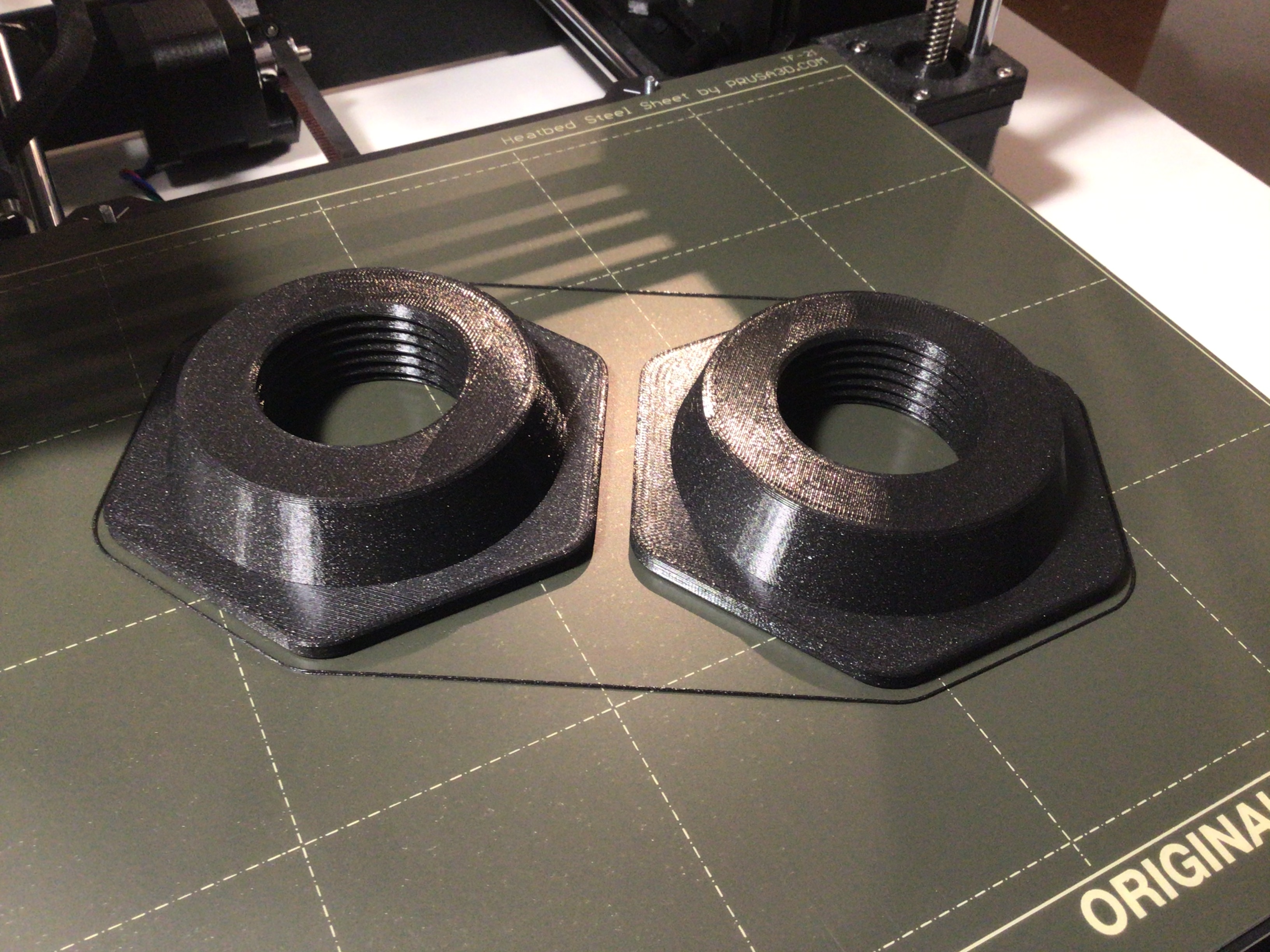 Gravity Spoolholder Nut Bigger Hole 3D model thumbnail