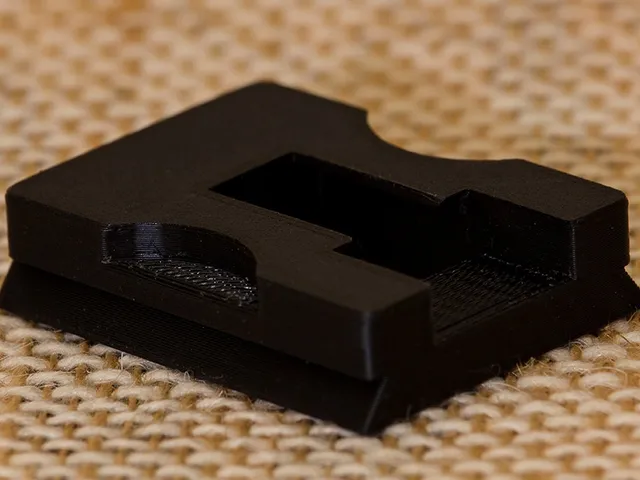 Flash quick release mount