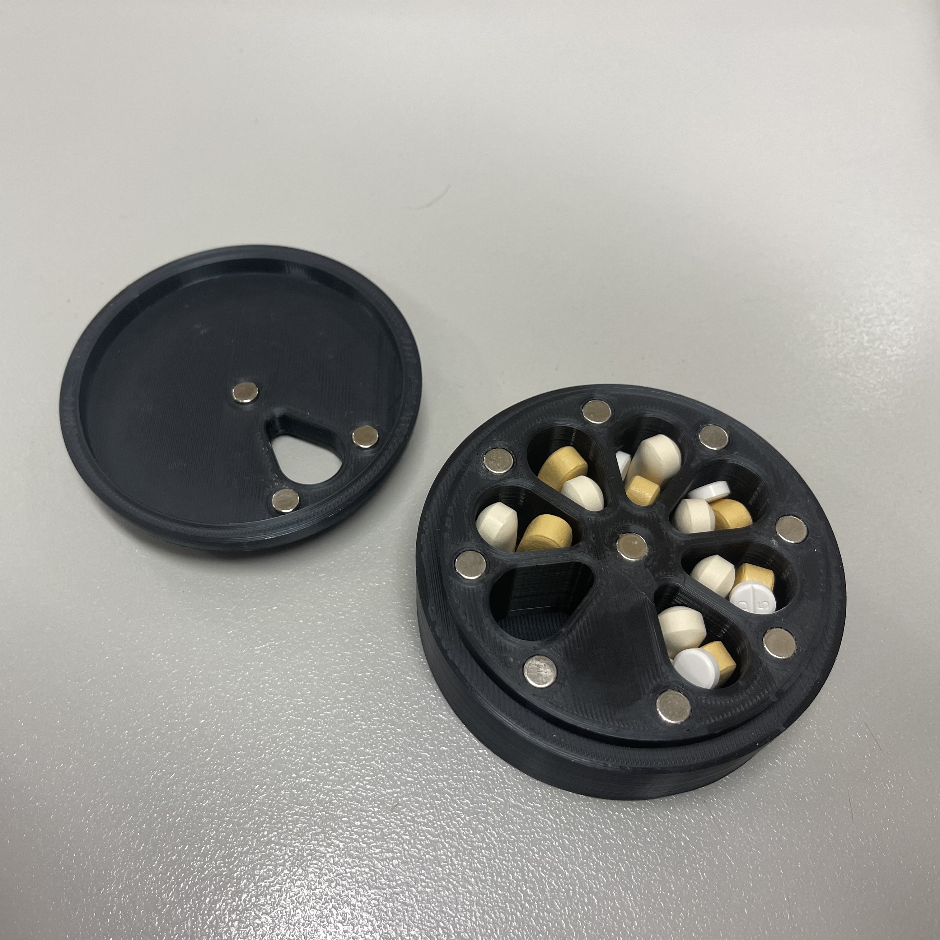Magnetic Pocket Pill Holder