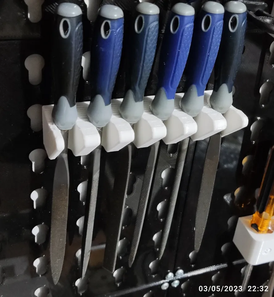 Mini rasp set/screwdriver holder for PegBoard (Remix) by Fábio Gil ...
