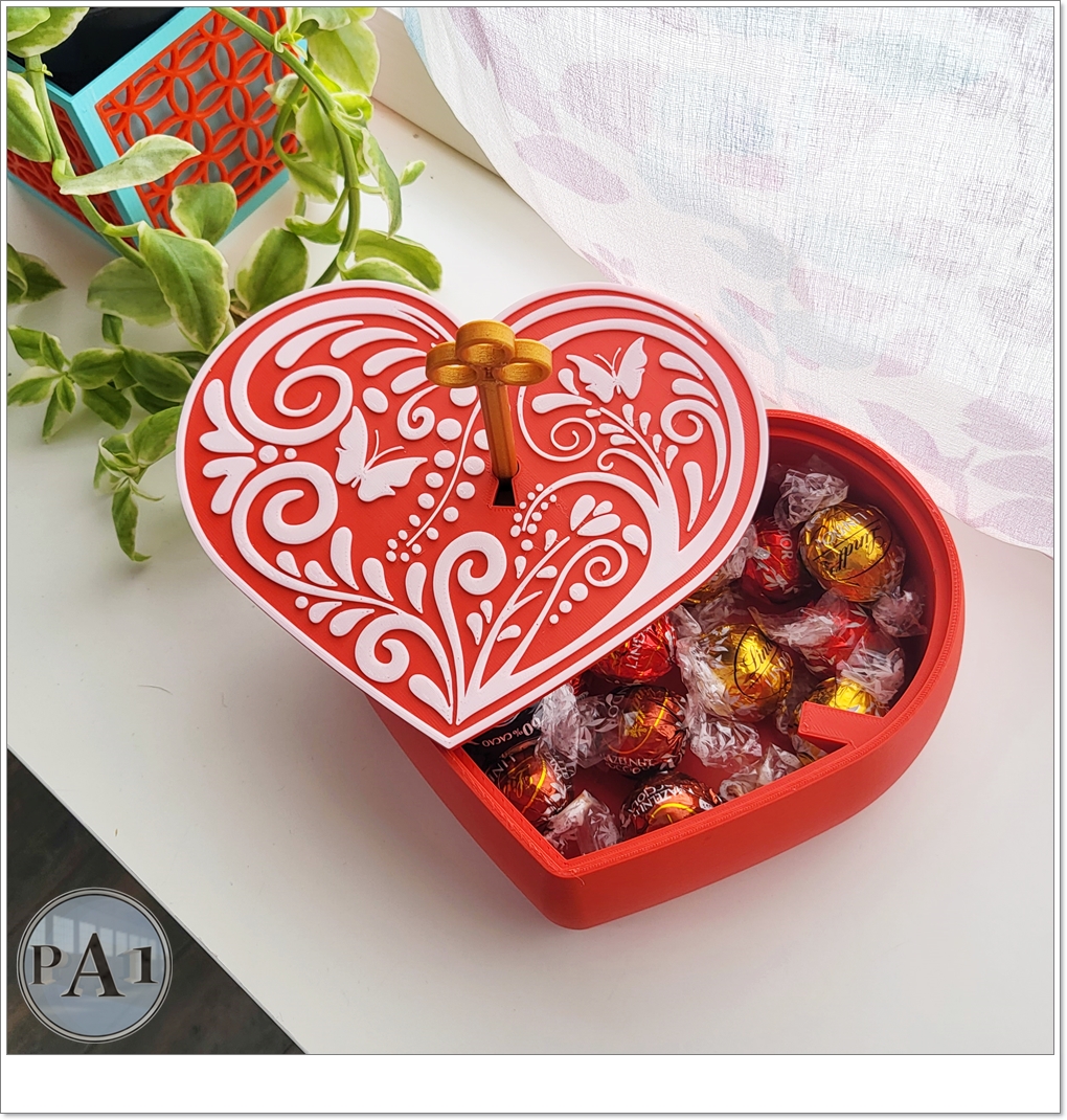 Miniatura 2 do modelo 3D LOCKABLE HEART SHAPED BOX