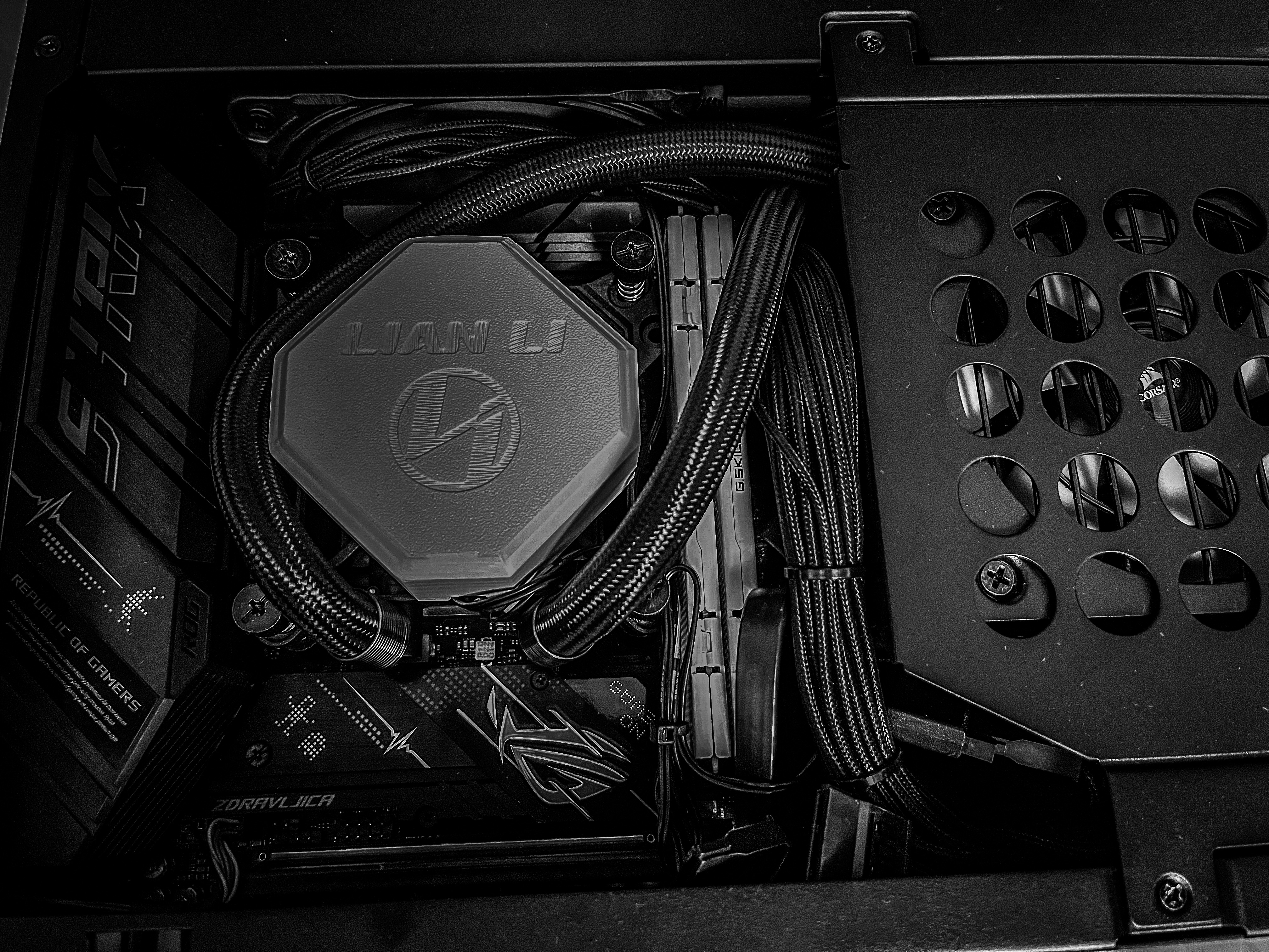 Endorfy Navis 240 AiO Pump Cover