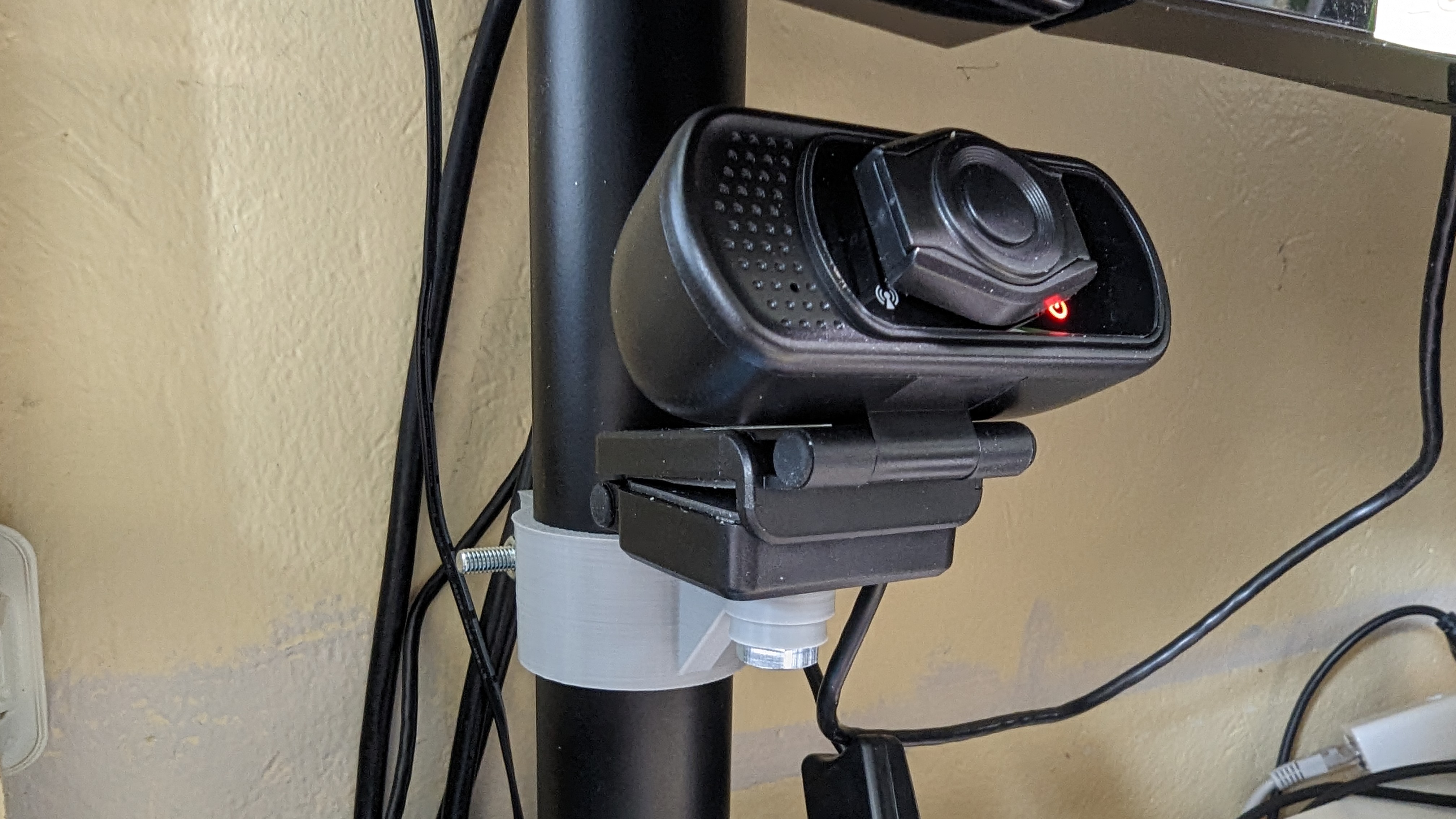 Webcam Pole Clamp Adapter by codewizard1975 | Download free STL model ...