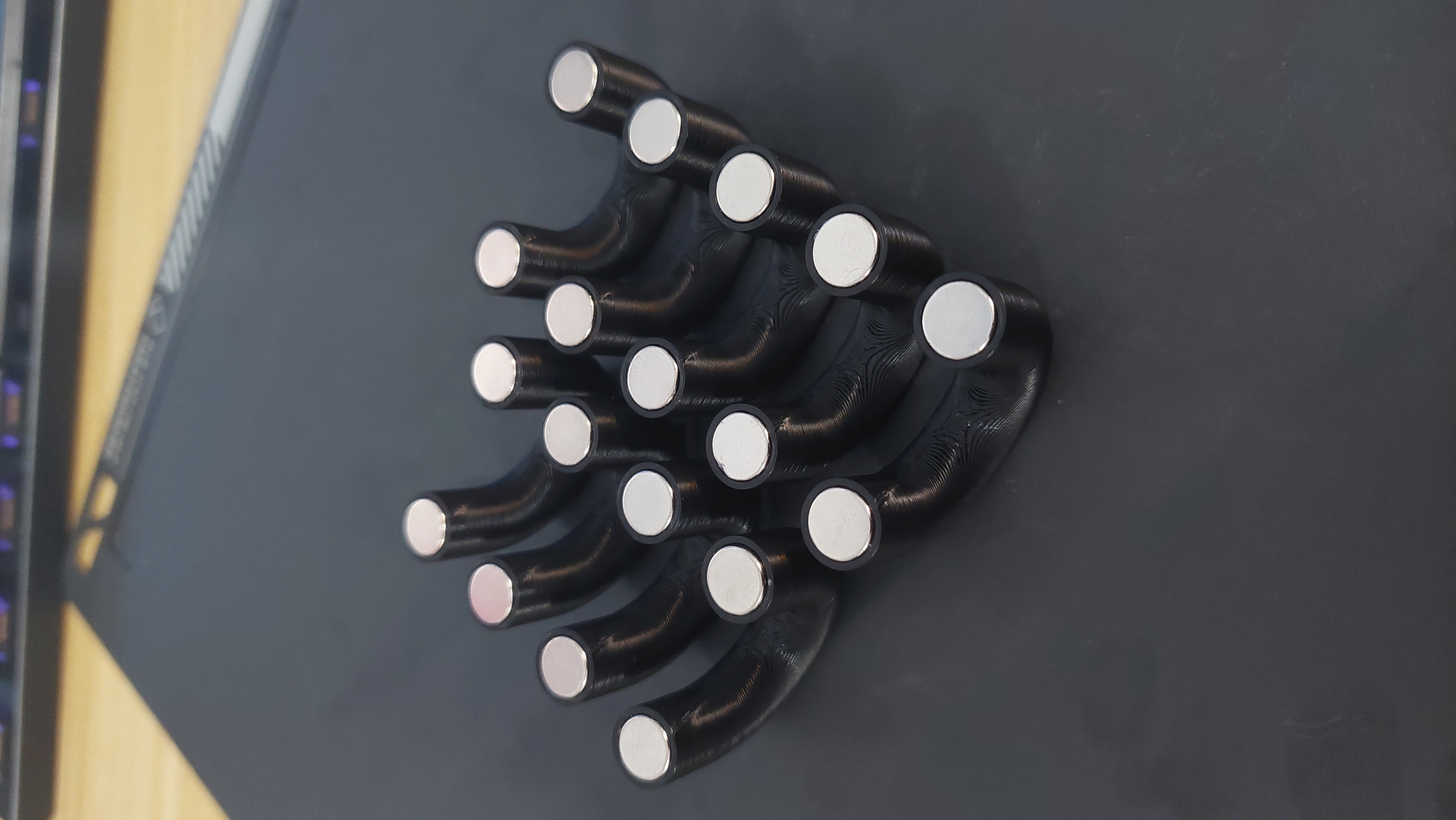 Magnetic Cable Management C-shape