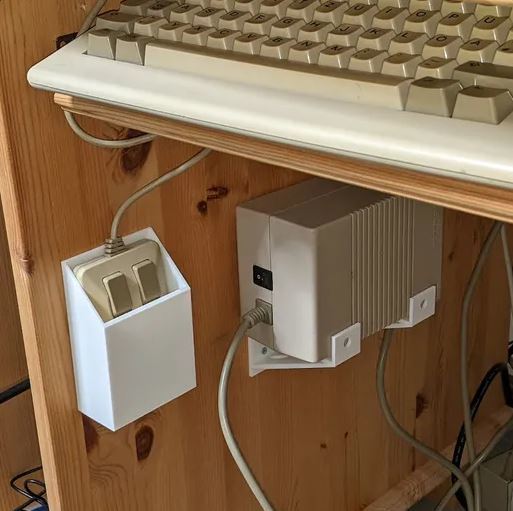 AMIGA 500 Netzteil Halterung