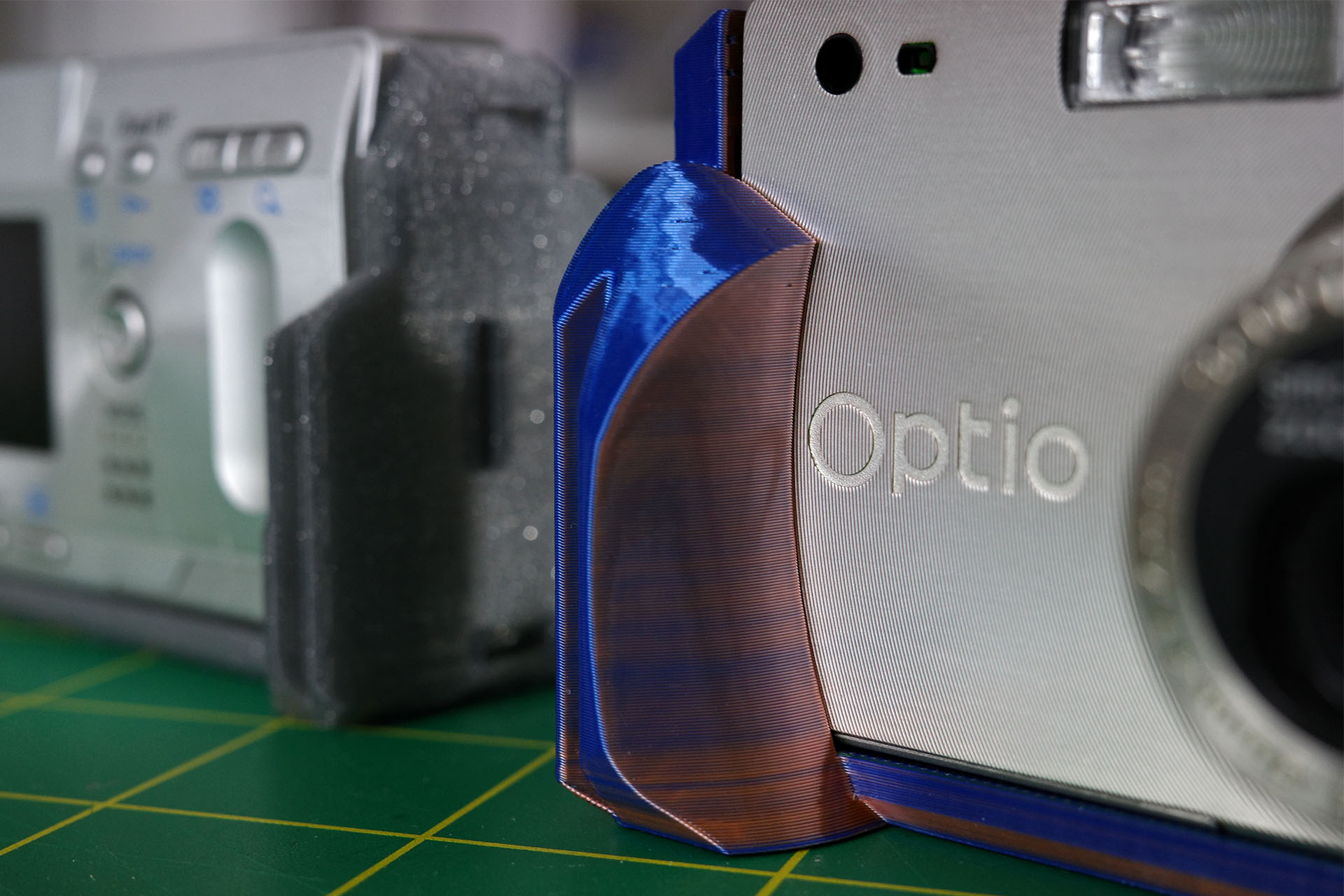 Grip + Tripod Plate for Pentax Optio S / S4