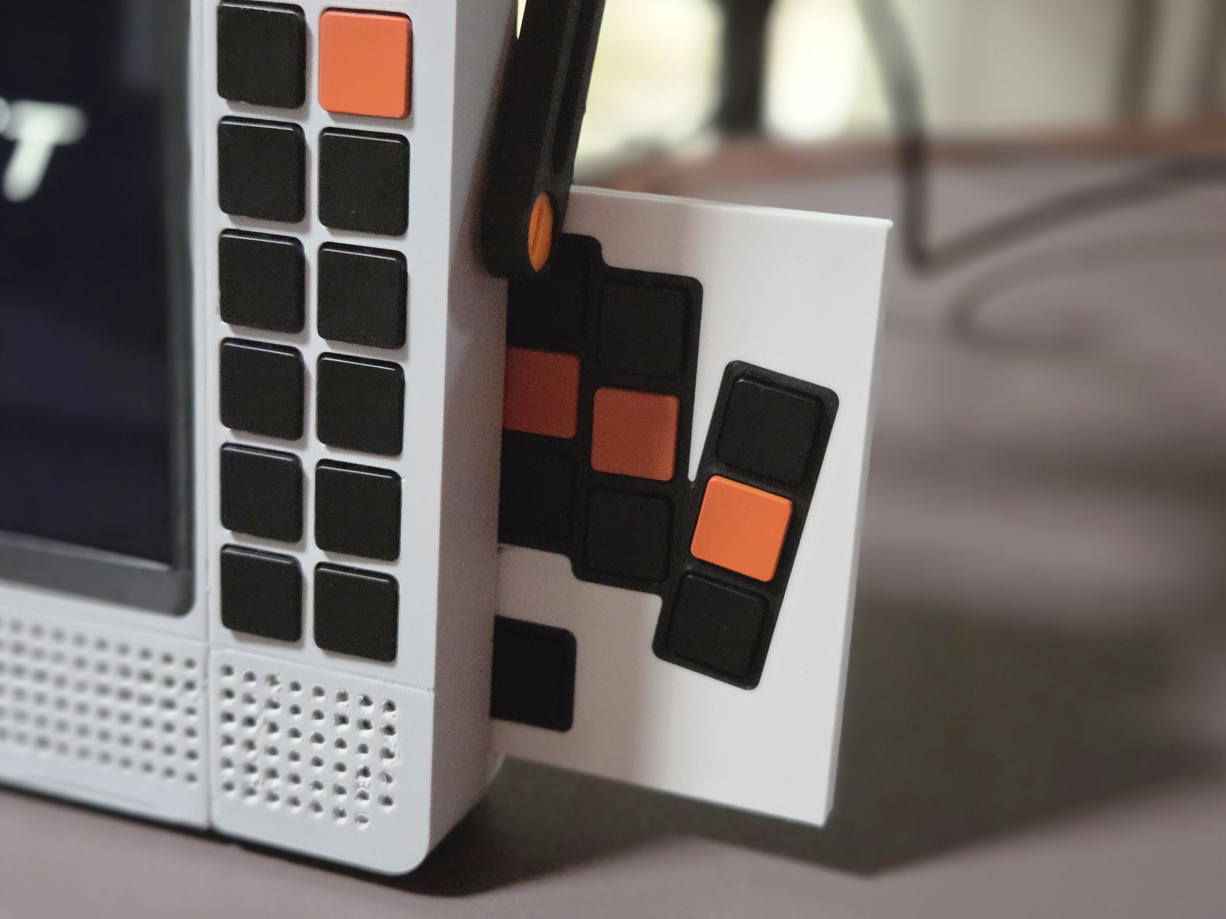 Project INFIN_IT: A Framework 12 Based Modular Workstation with Repurposed Components — miniatura 7