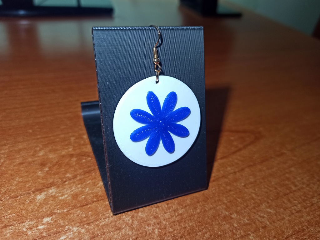 Miniatura 4 do modelo 3D Flower earrings