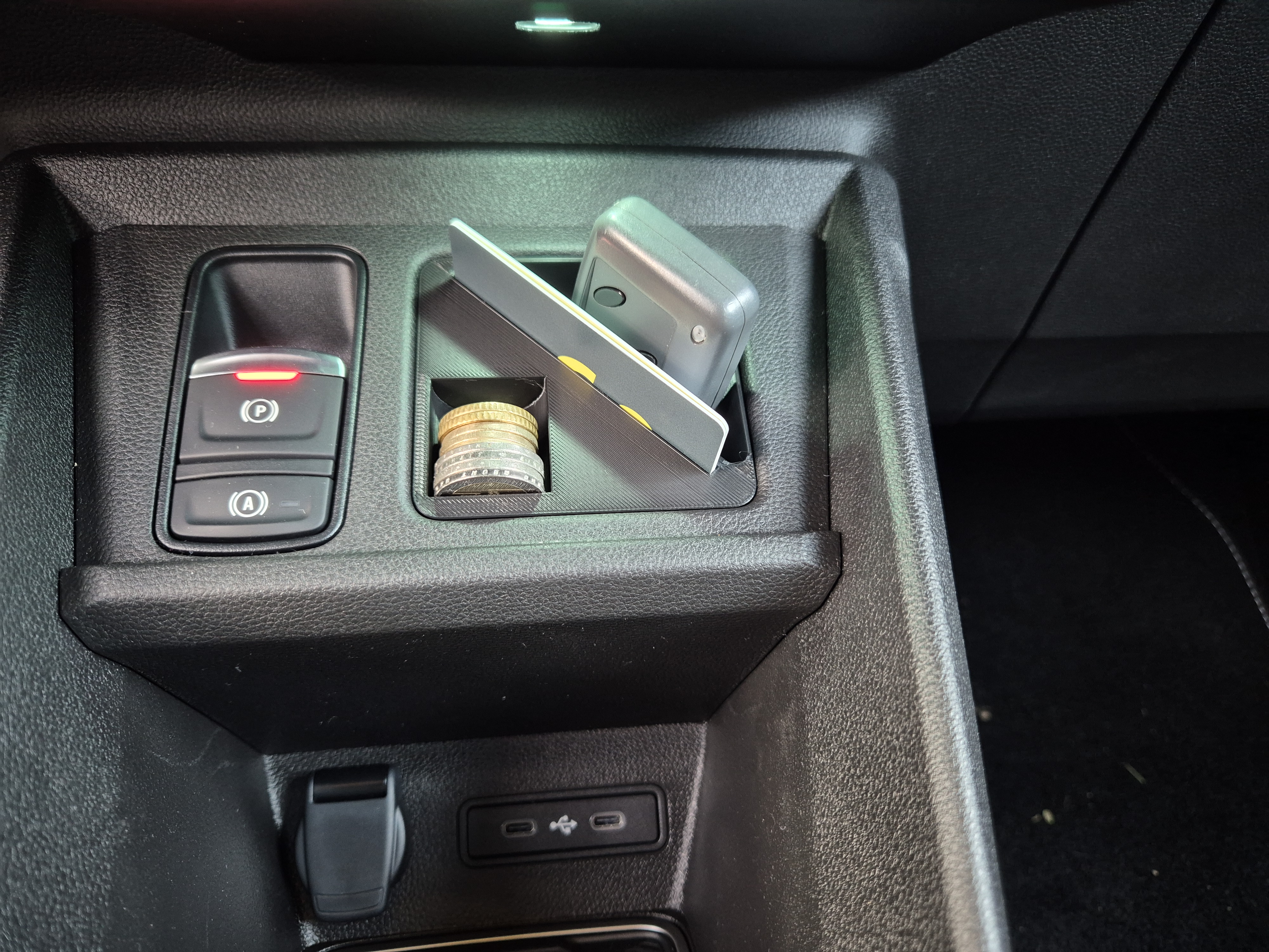 Renault 5 and 4 e-tech - small compartment insert with bigger coin space