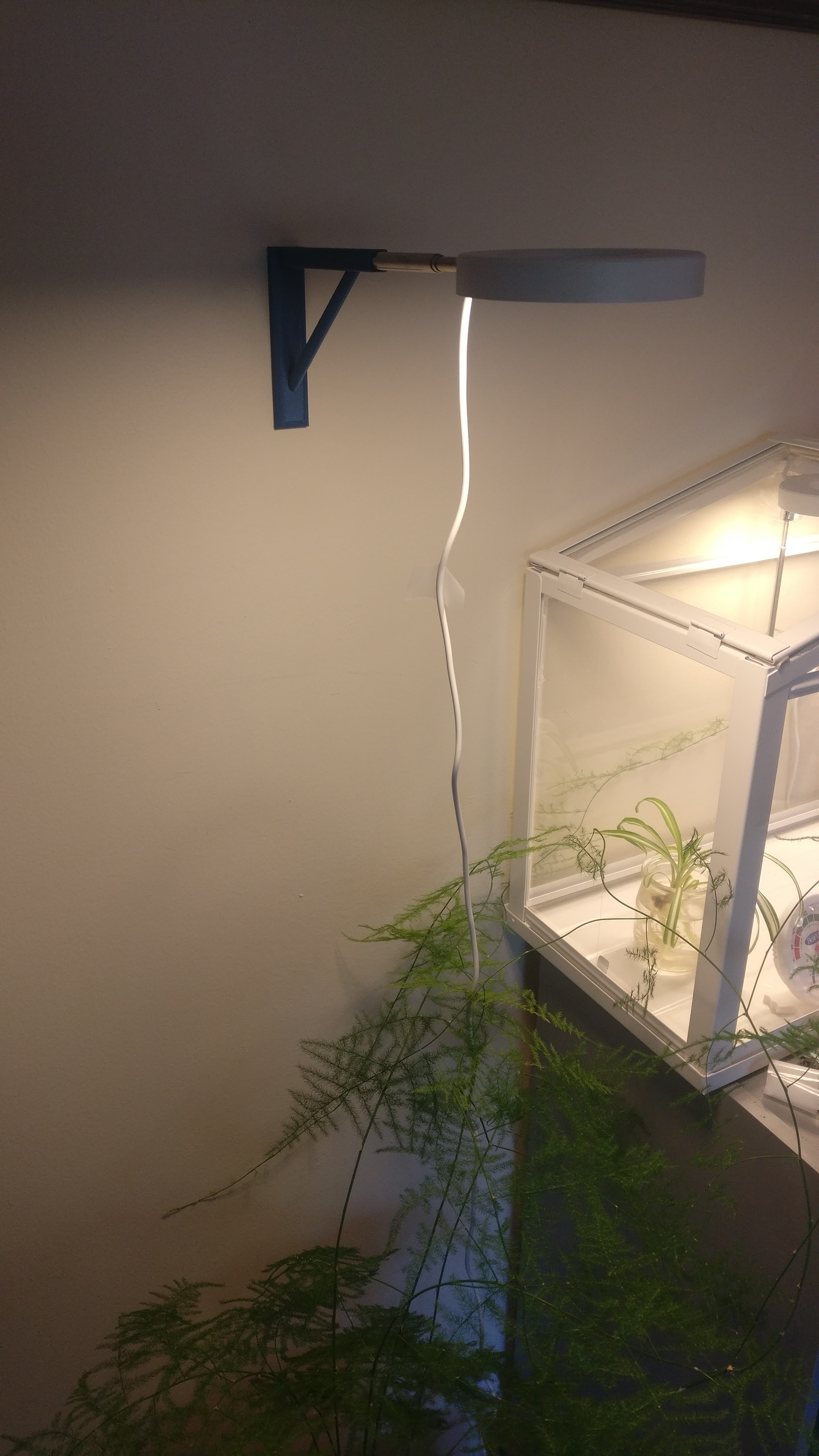Grow Light Wall Bracket