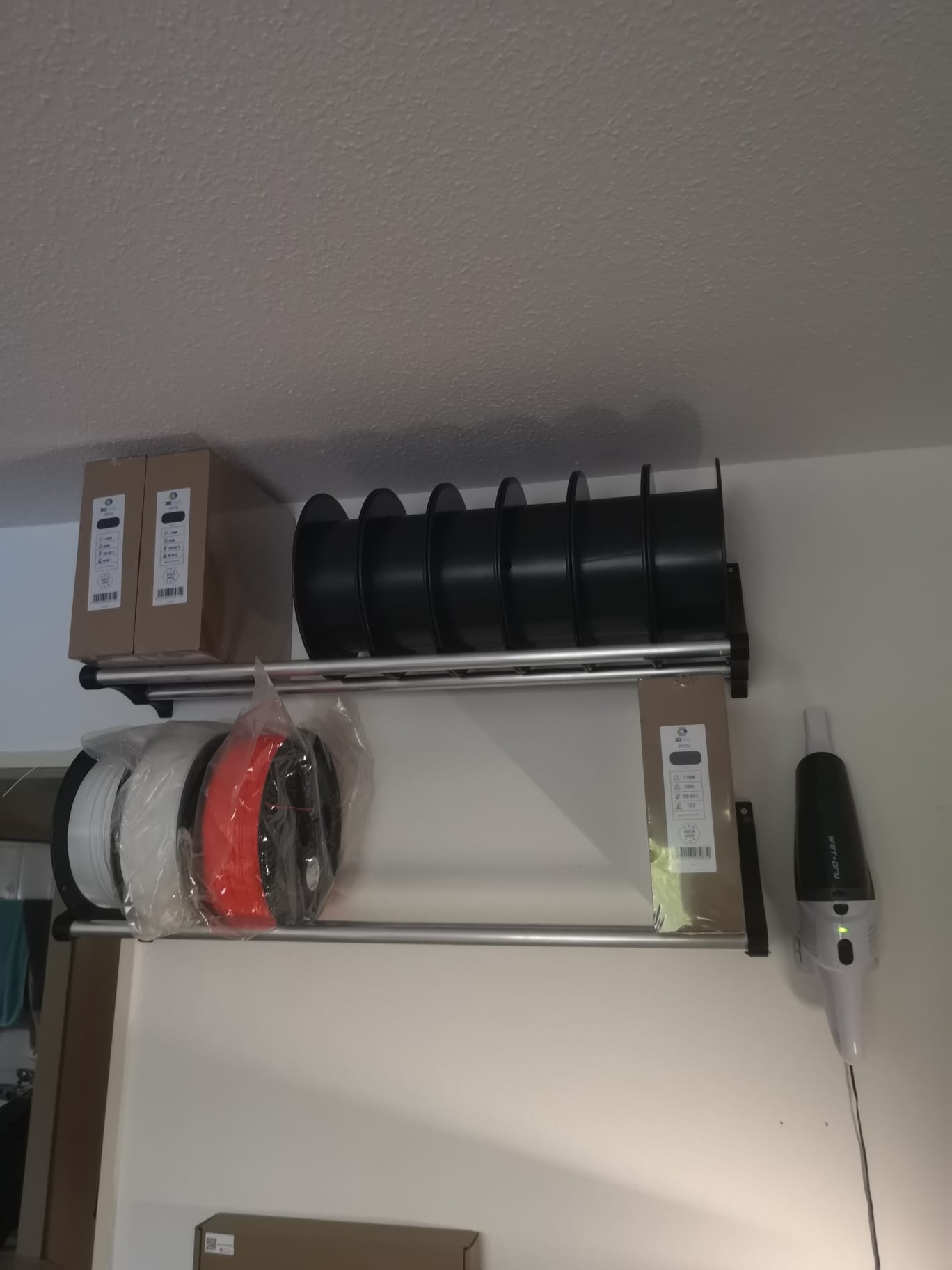 Produktbild von Wandhalter Für Luftpolsterfolie – Für Rollen Bis 1000 Mm Oder 2x 500 Mm, Wand- Oder Deckenmontage, Inkl. Montageschablone