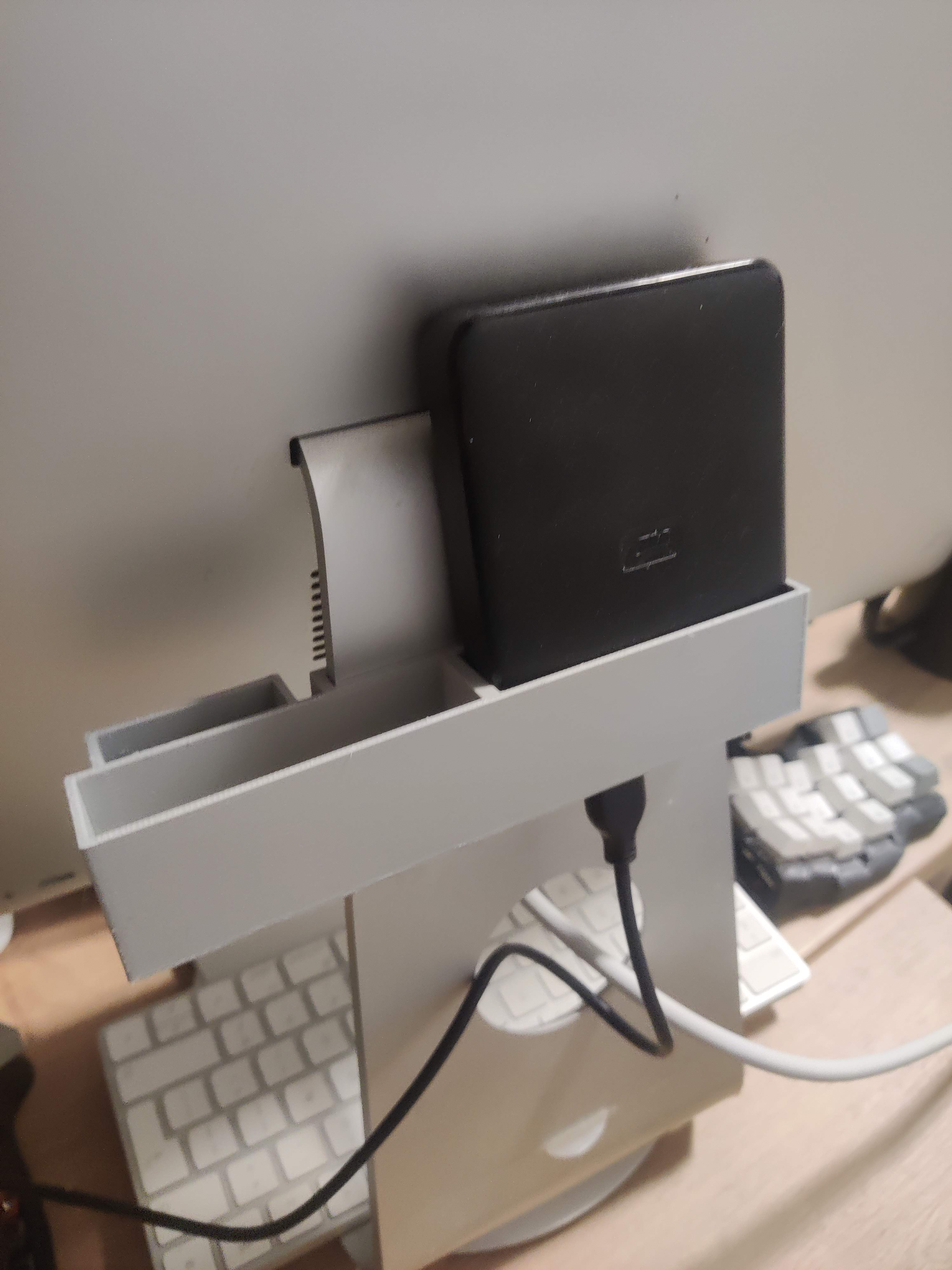 iMac Retina 5K 27-inch disks holder