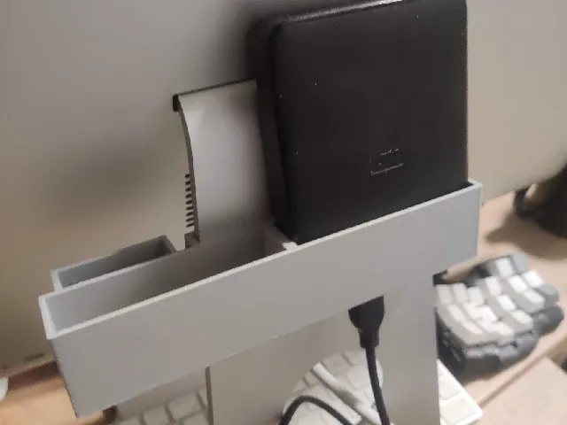 iMac Retina 5K 27-inch disks holder