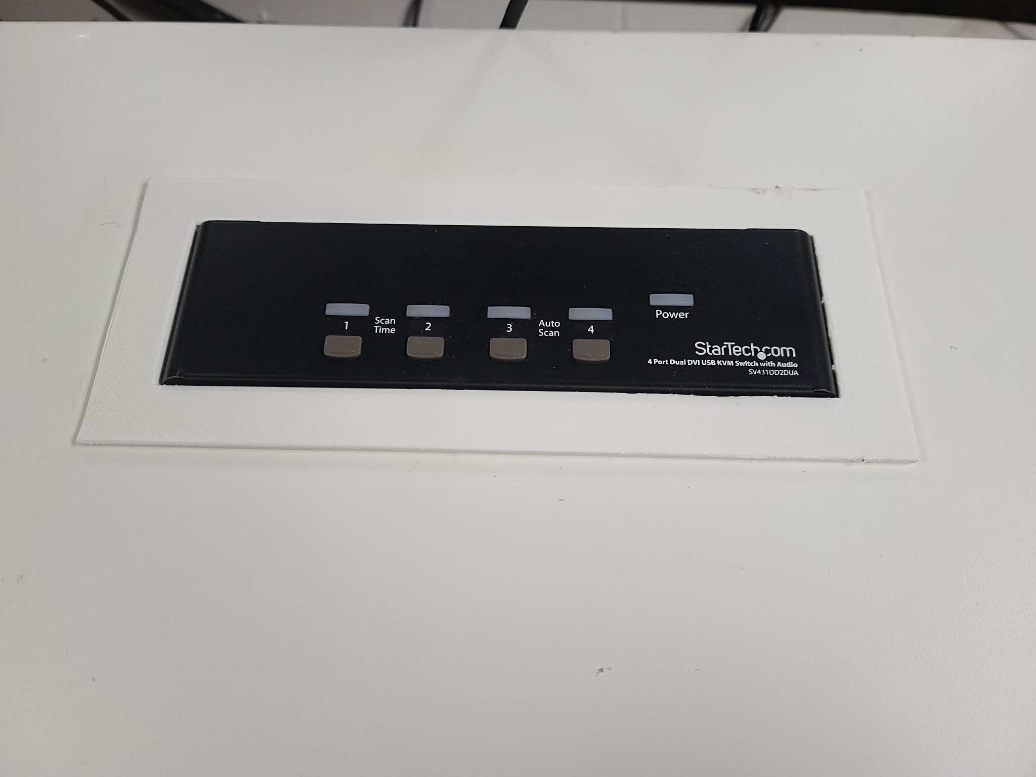 StarTech 4 Port DVI KVM Desk Grommet