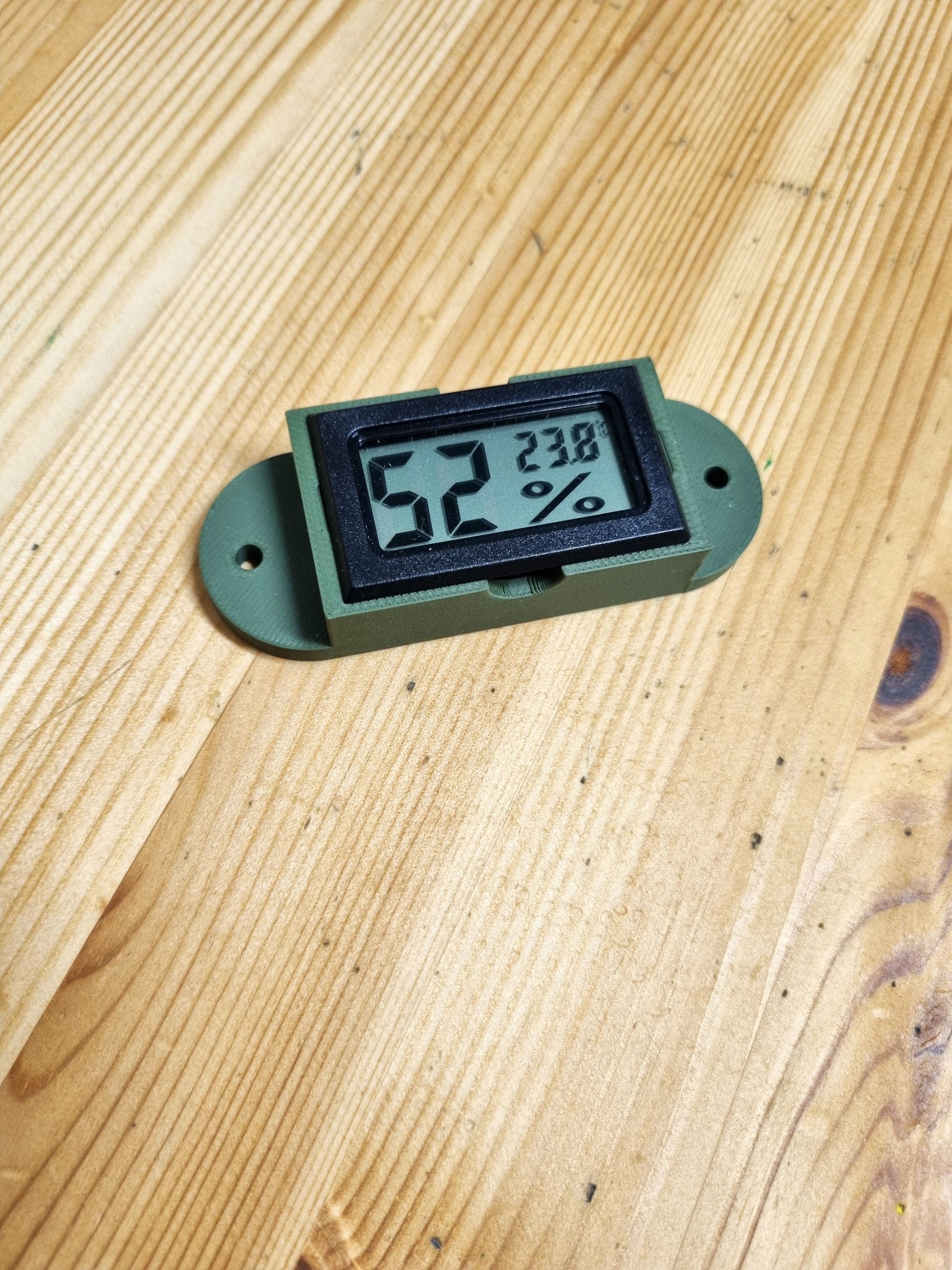 Moisture and temp holder