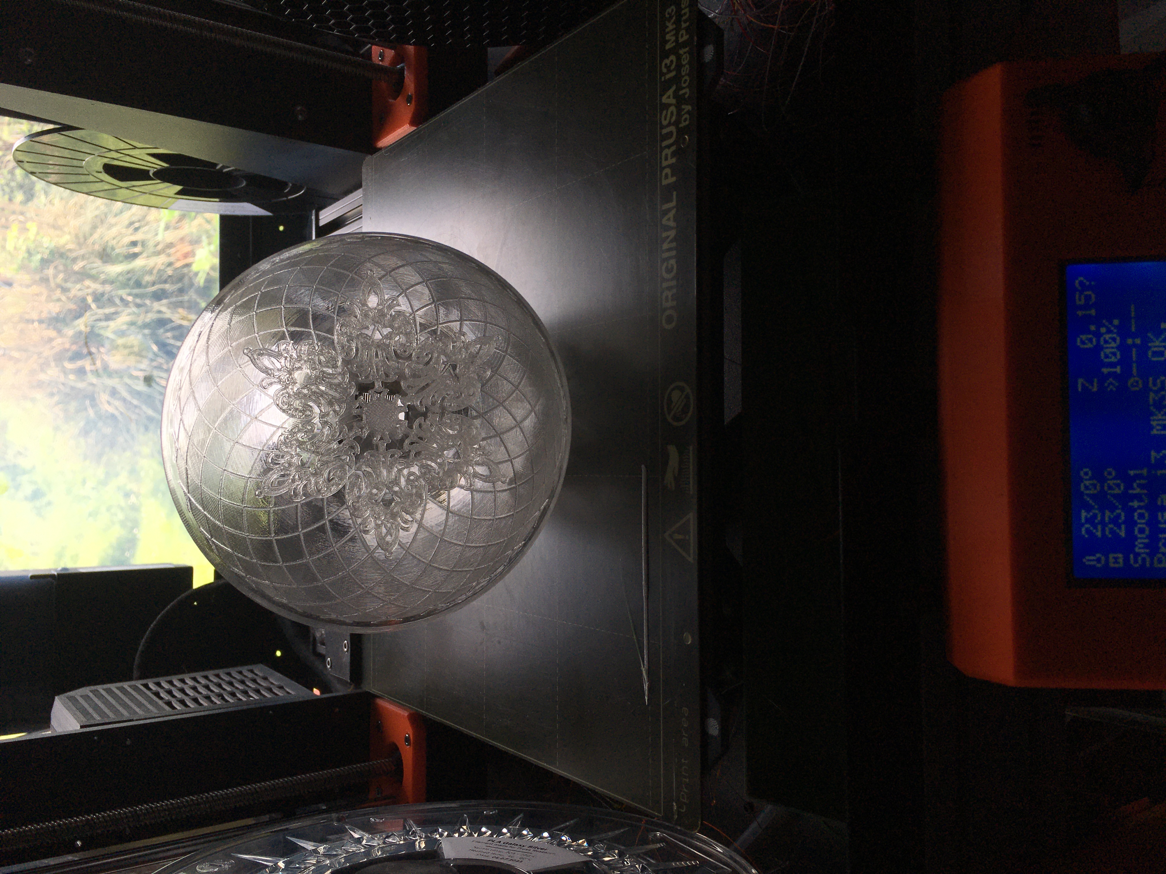 funnel-tube resonance chamber for small instruments like musicboxes