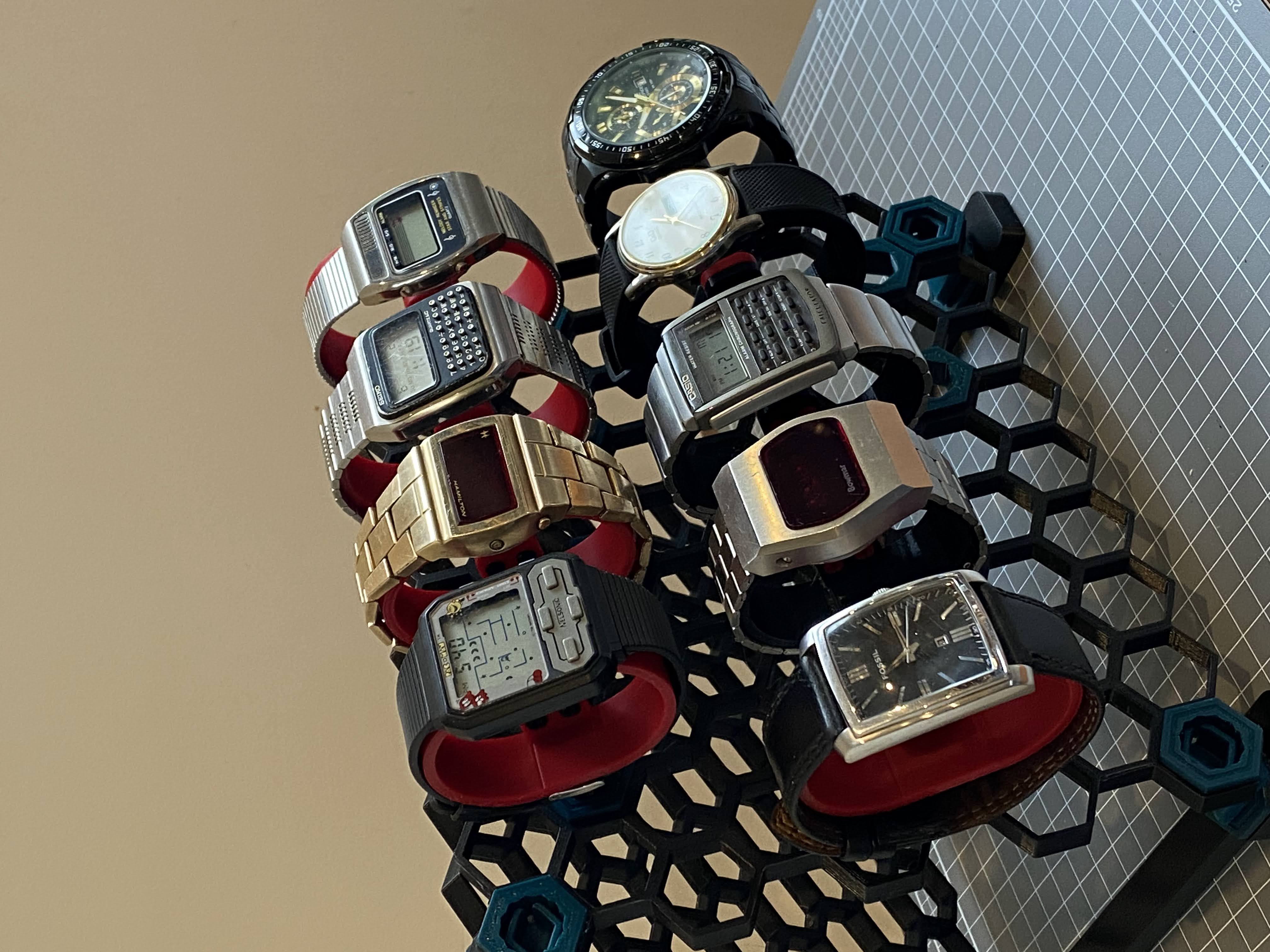 Honeycomb Wall Holder - Watch It!