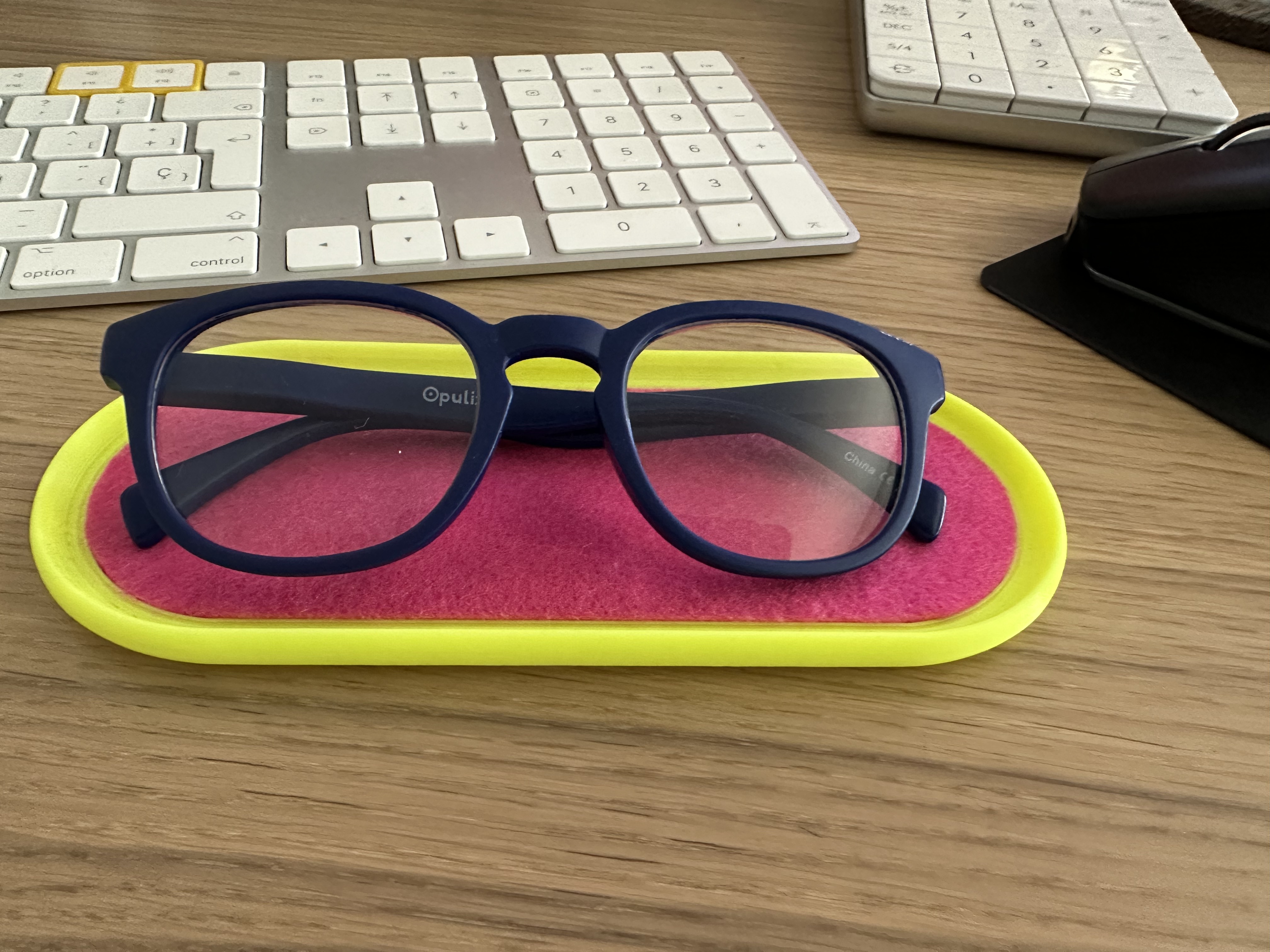 glasses holder