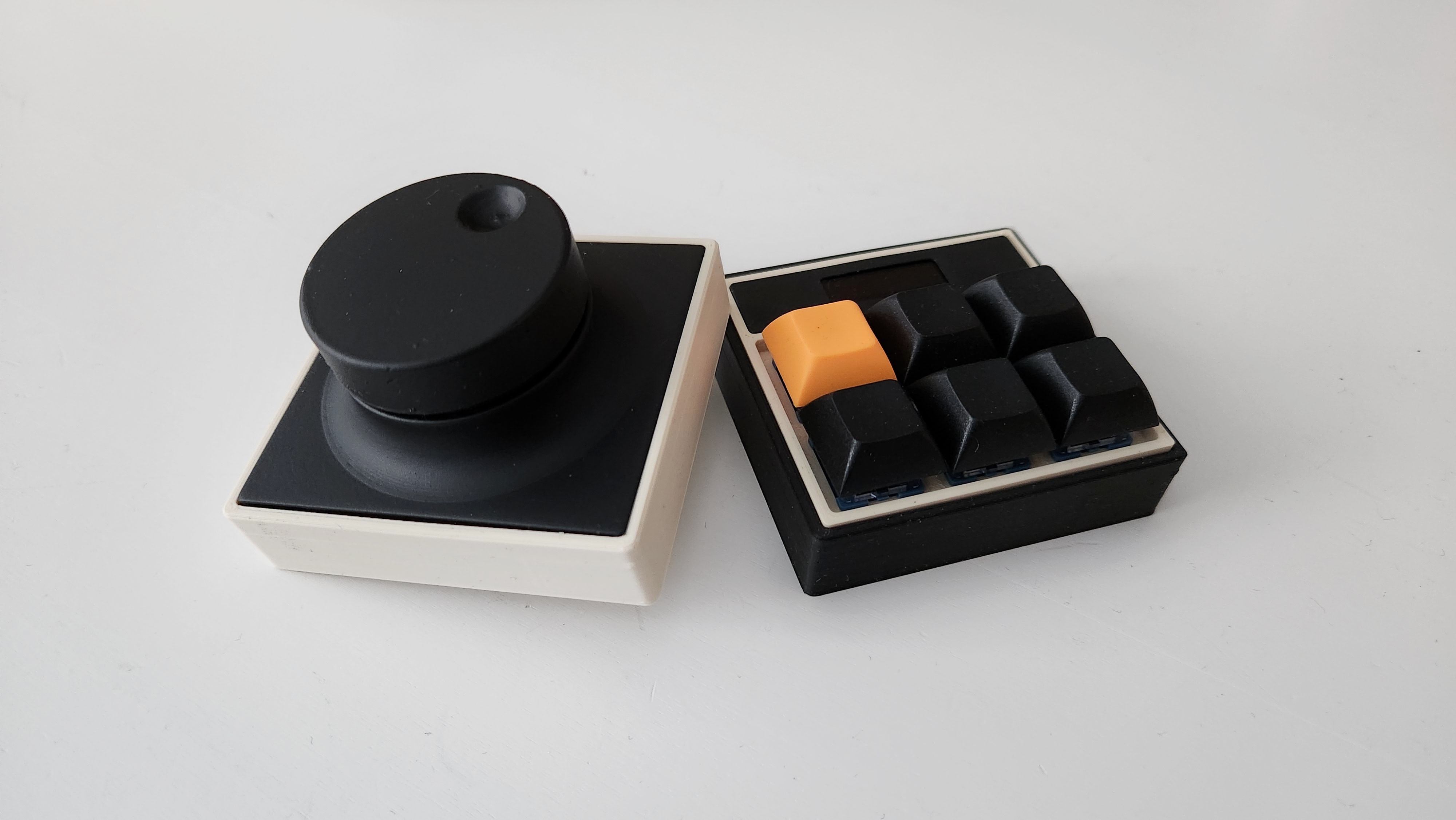Pikku Dial Controller