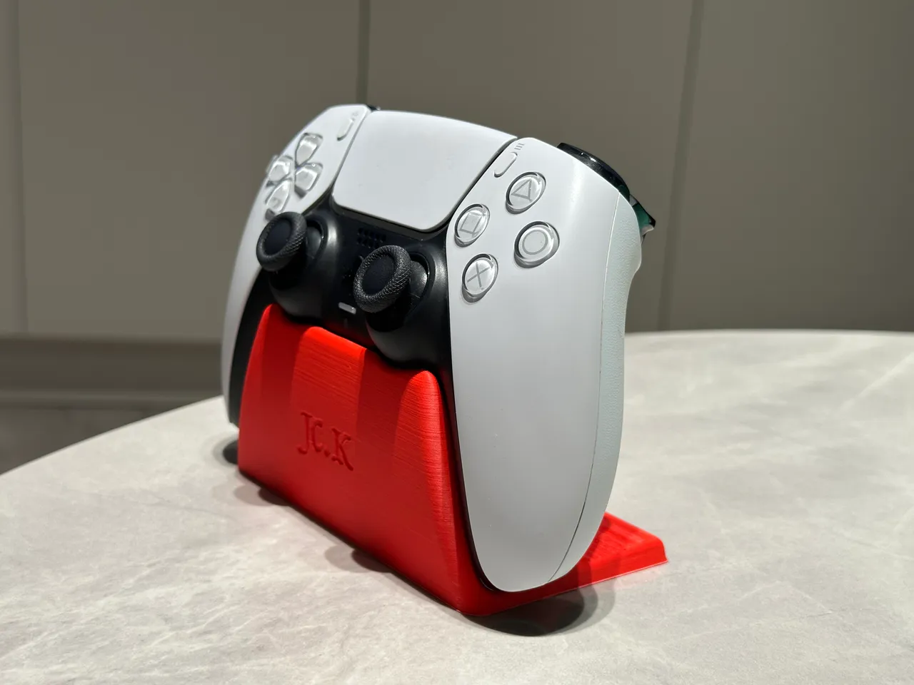 PS5 Dualsense Controller Stand V2 by Conrad Jun, Download free STL model