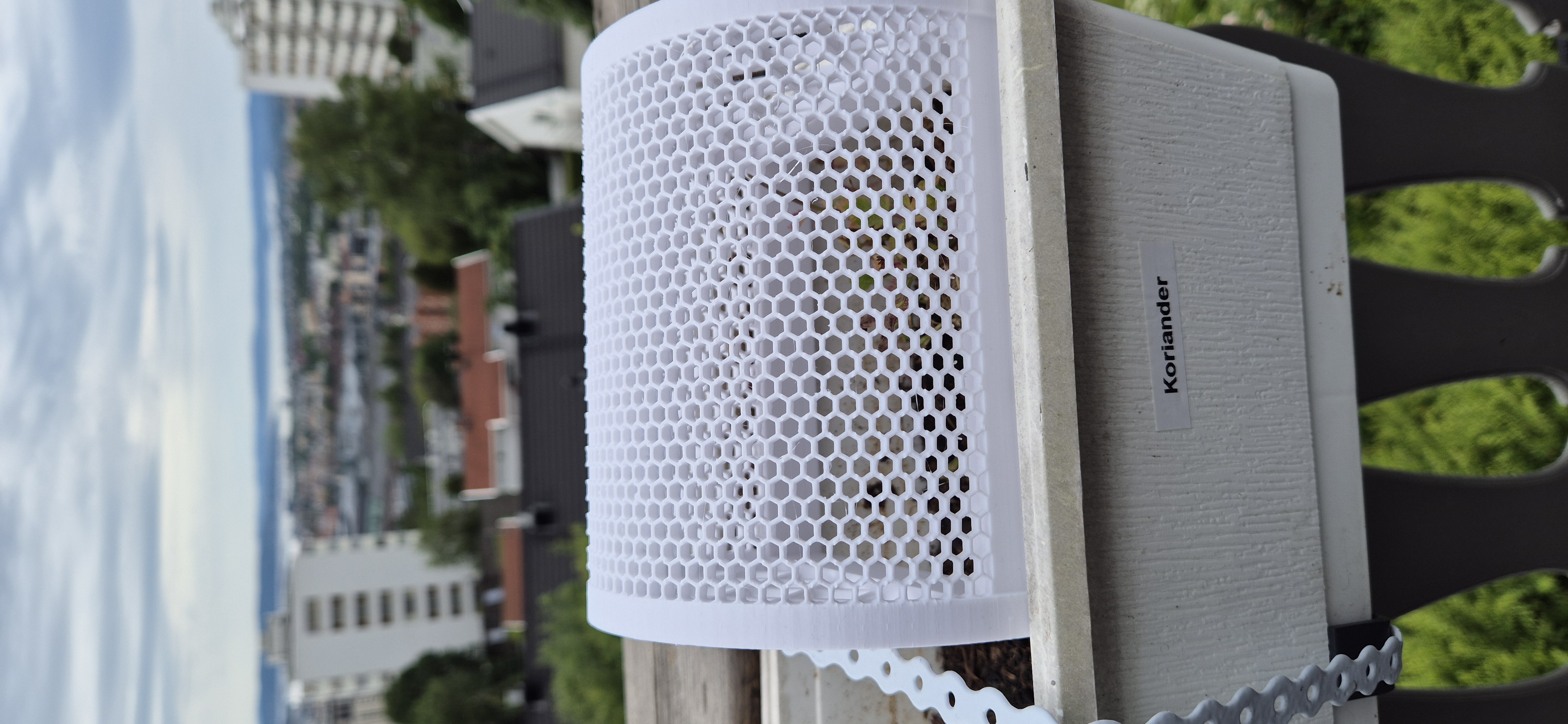 Balcony planter box roof