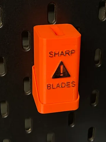 Skadis blade disposal box