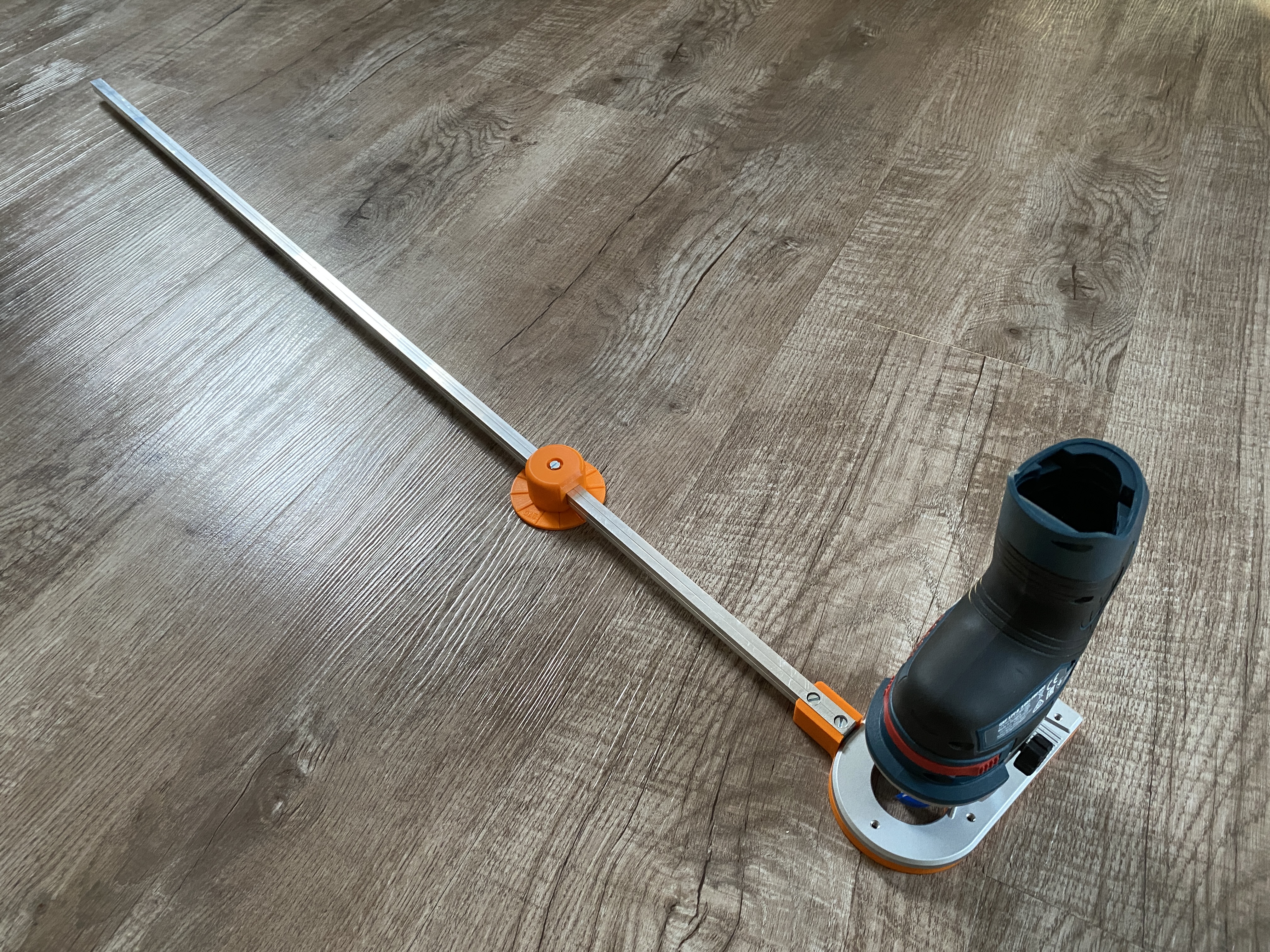 Bosch GKF 12V-8 Fräszirkel - router circle