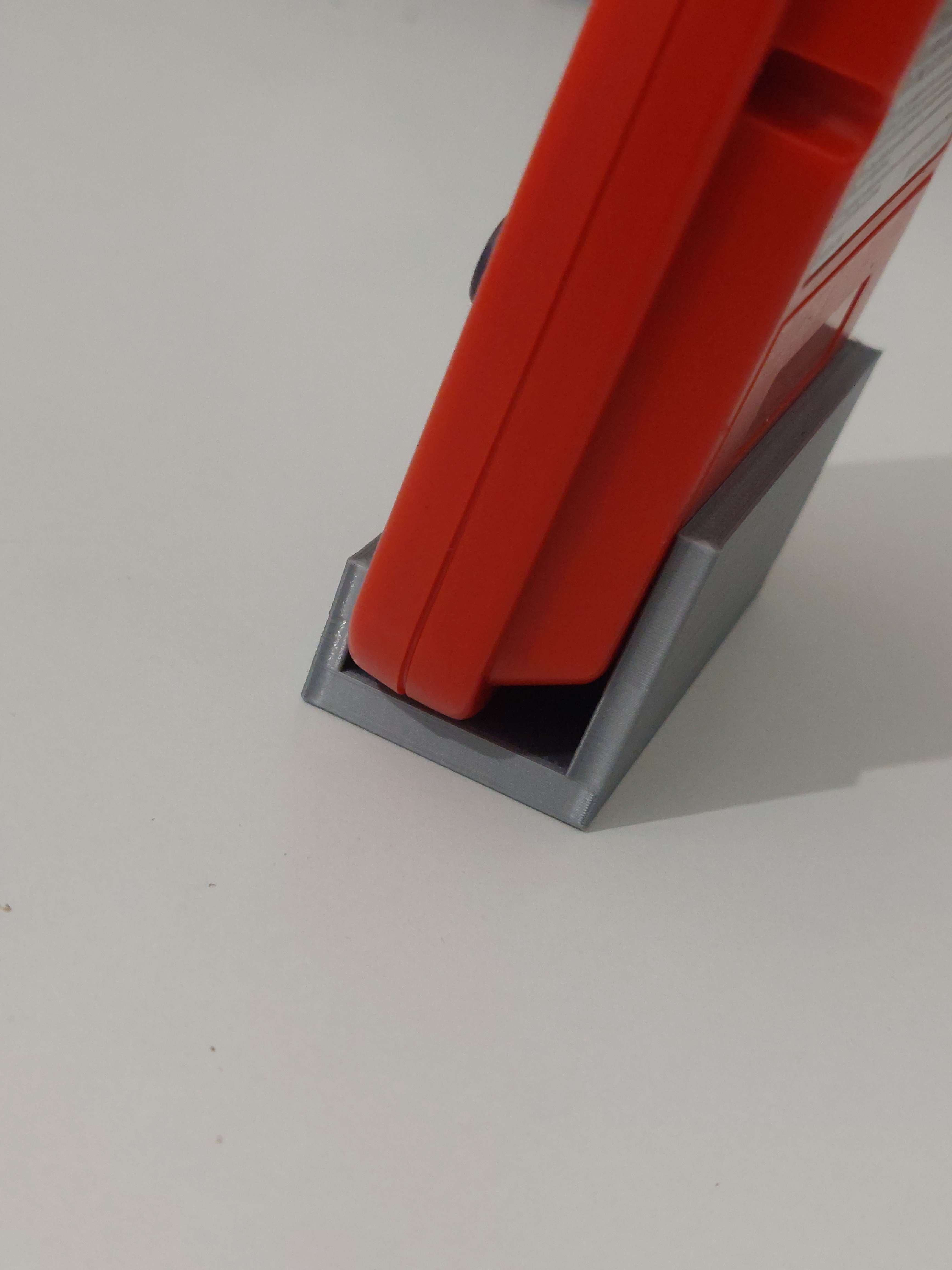 Miniatura 6 do modelo 3D Simple Gameboy stand