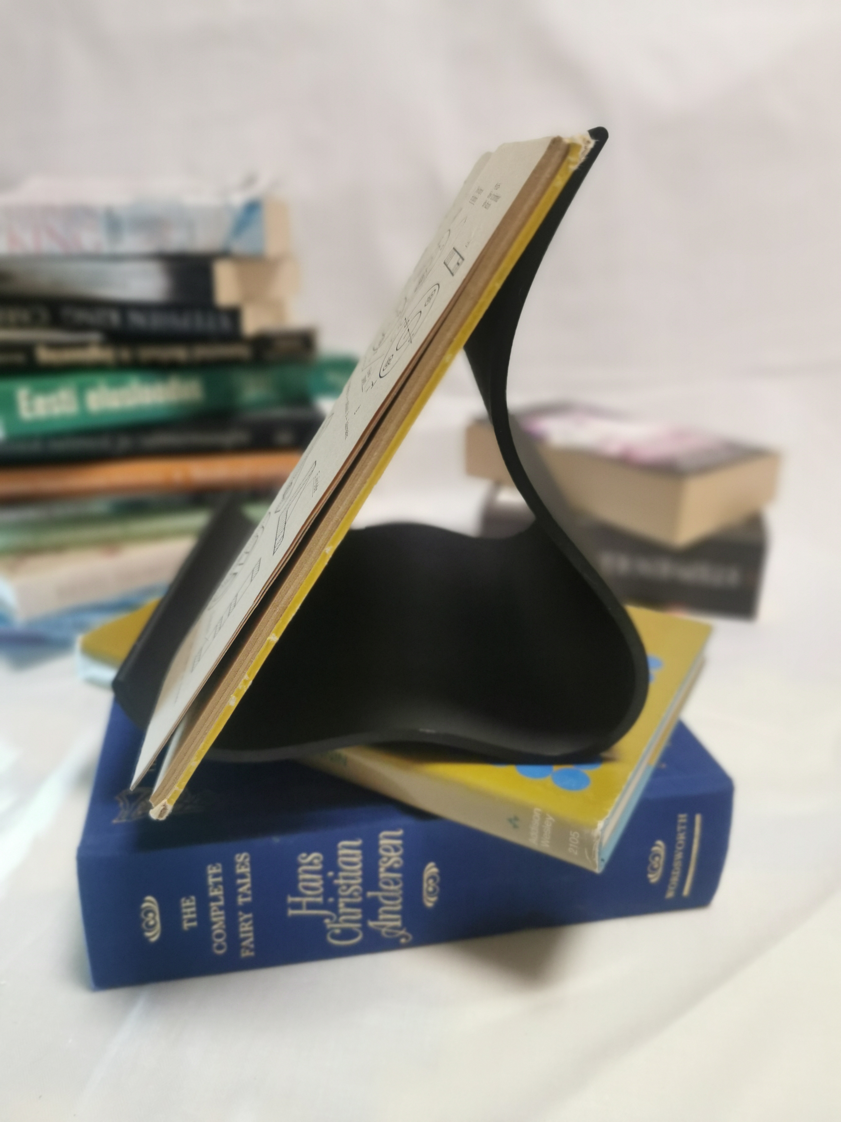 Book Stand "Wave"