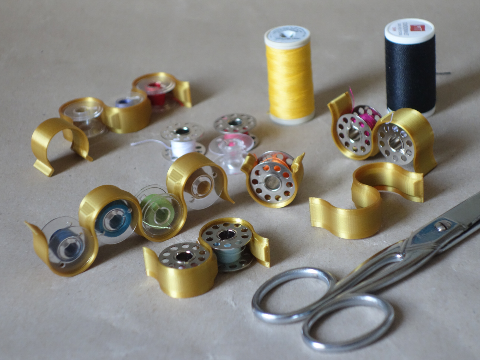 Bobbin holder