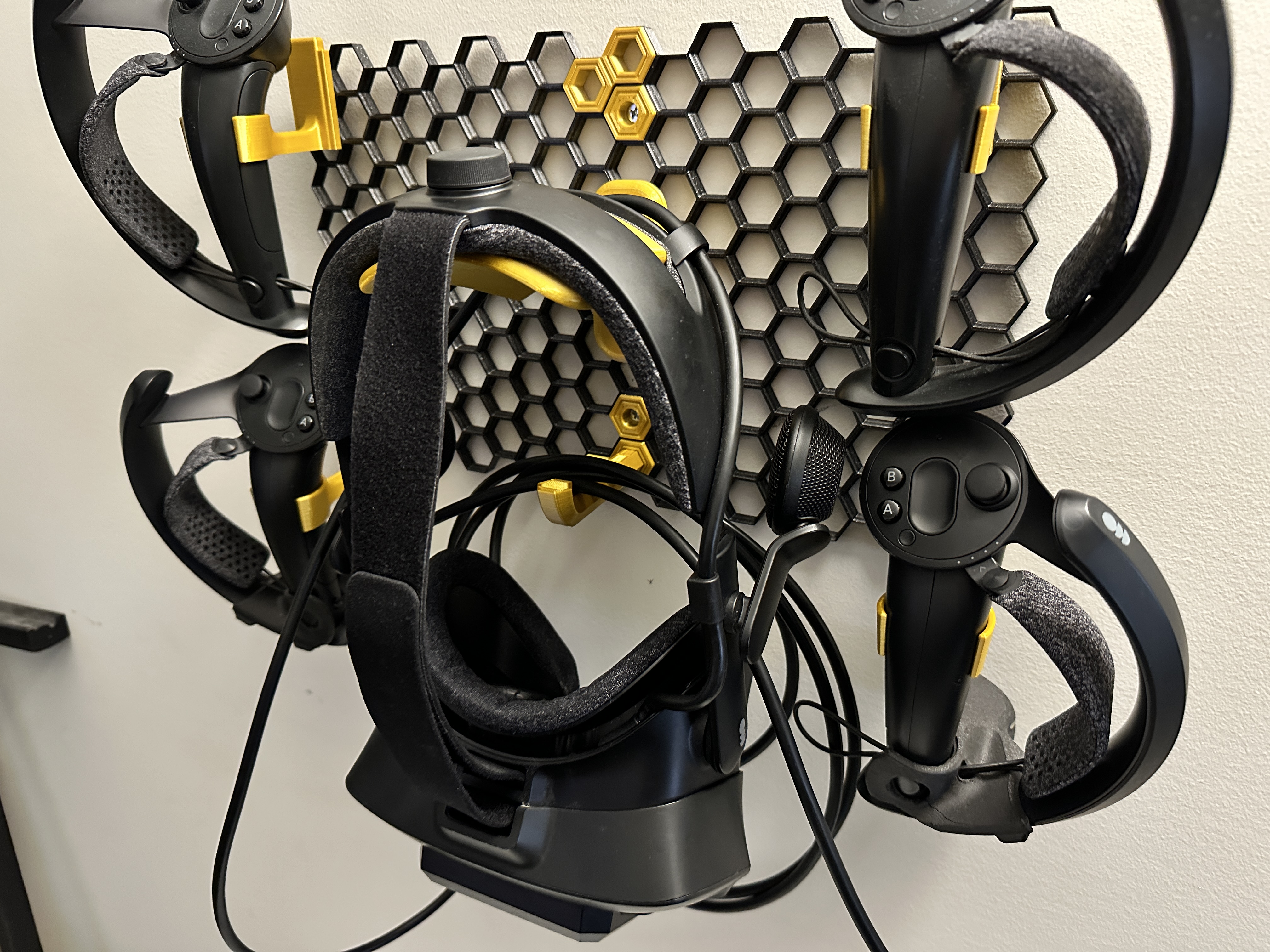 Honeycomb Storage Wall Valve Index Headset Mount