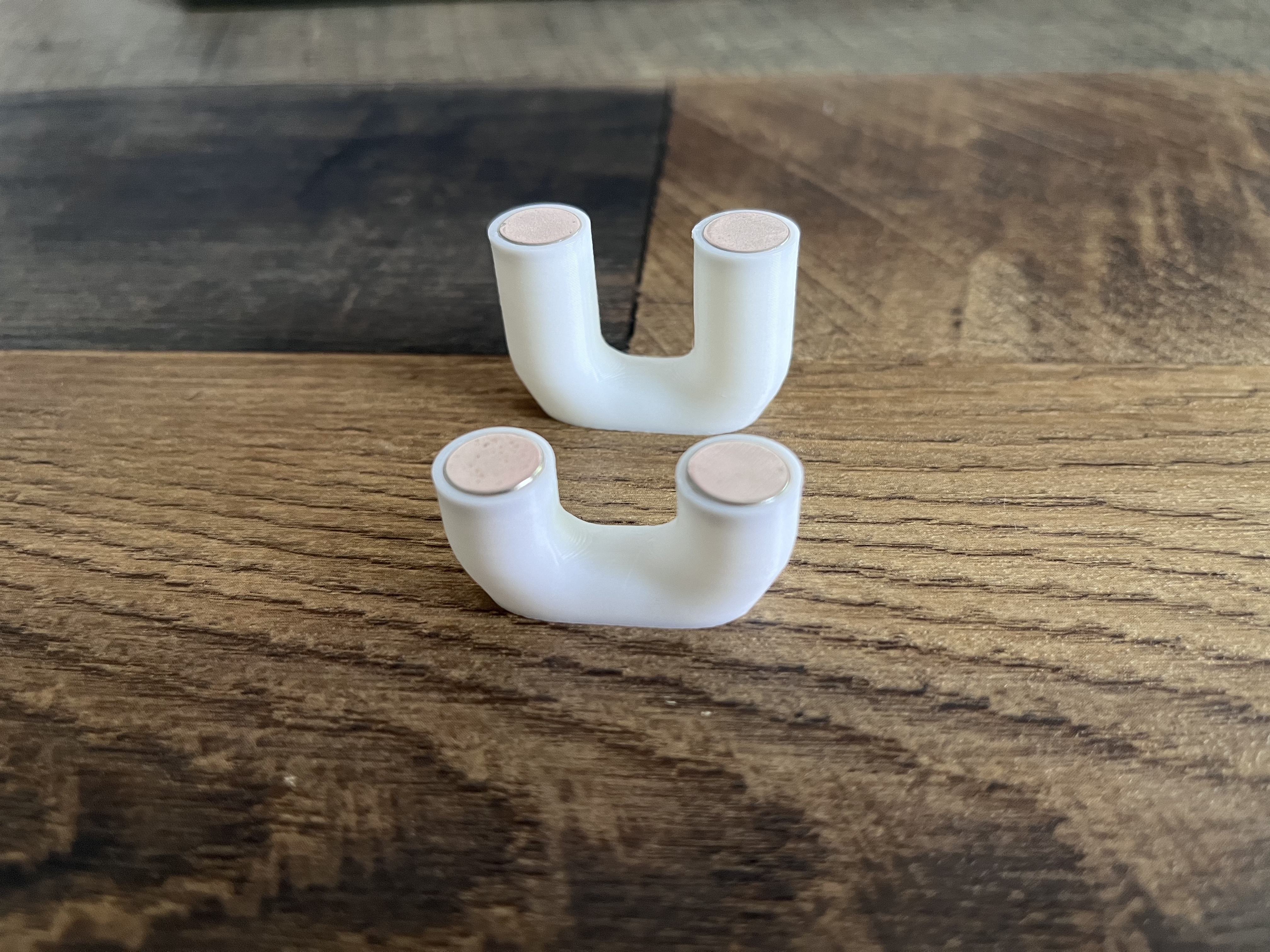 Magnetic cable holder