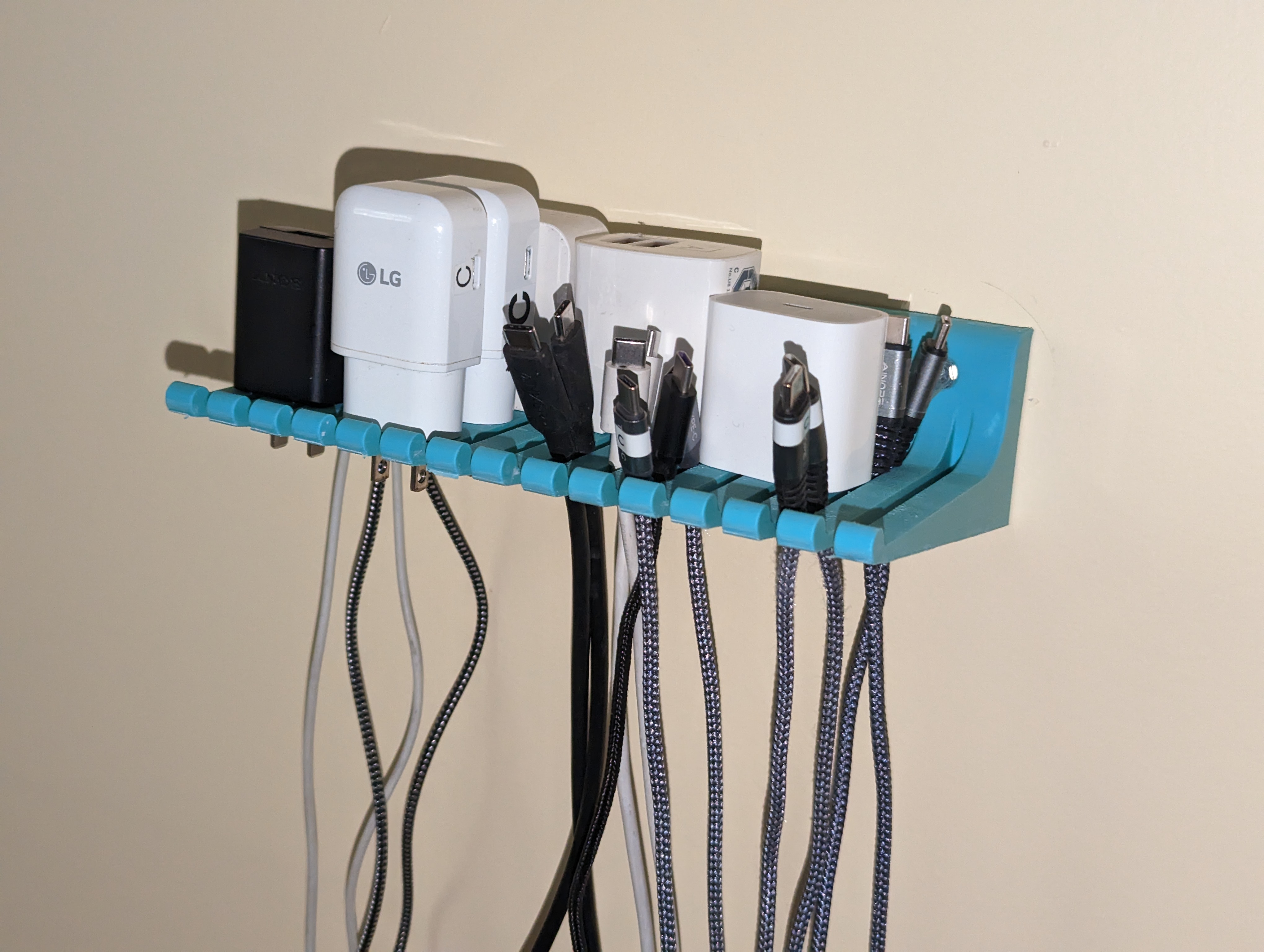 USB cable organizer for 4mm, Ver 5 by PaperPunchTape Download free