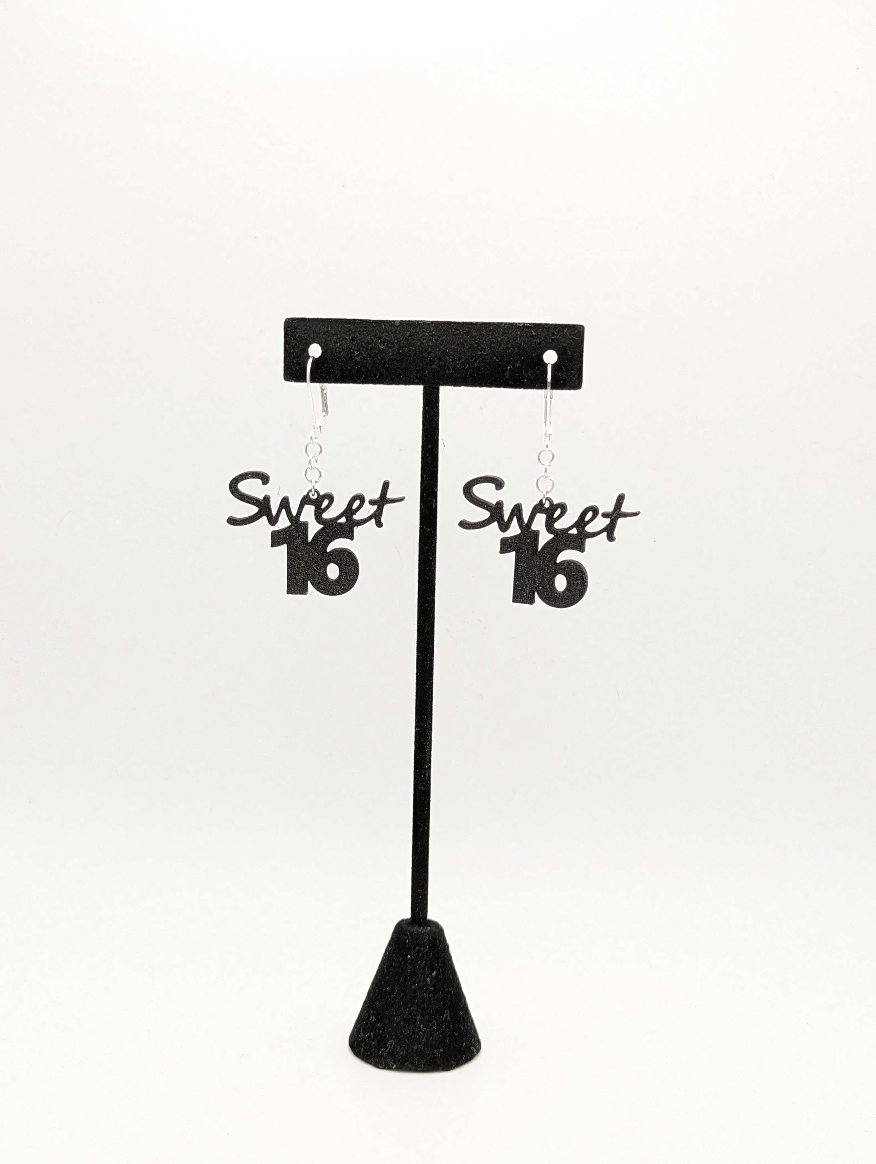 Sweet 16 Earrings by FightTheFoo Download free STL model