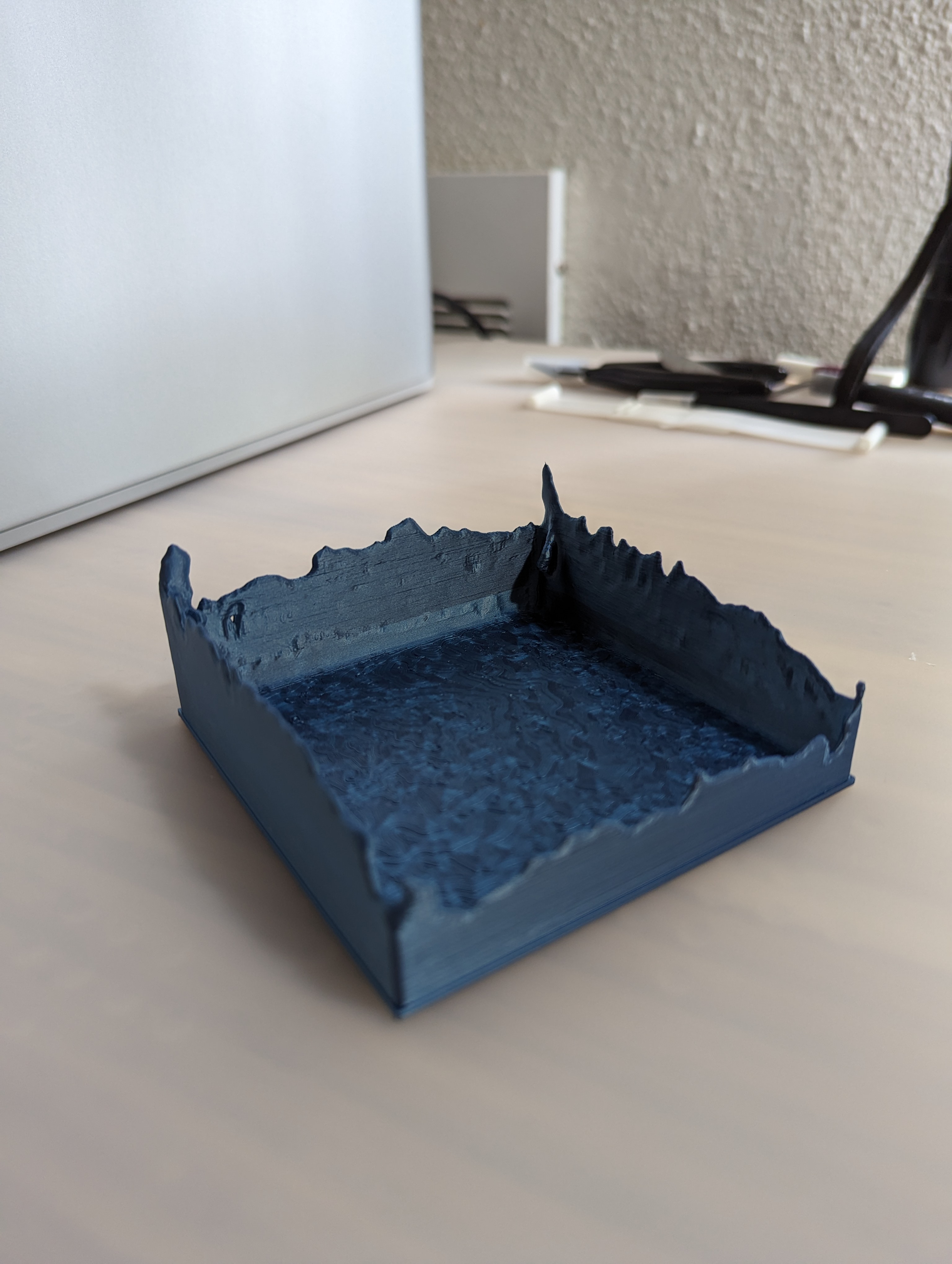 "Splash" Fluid Sim Desk Tray