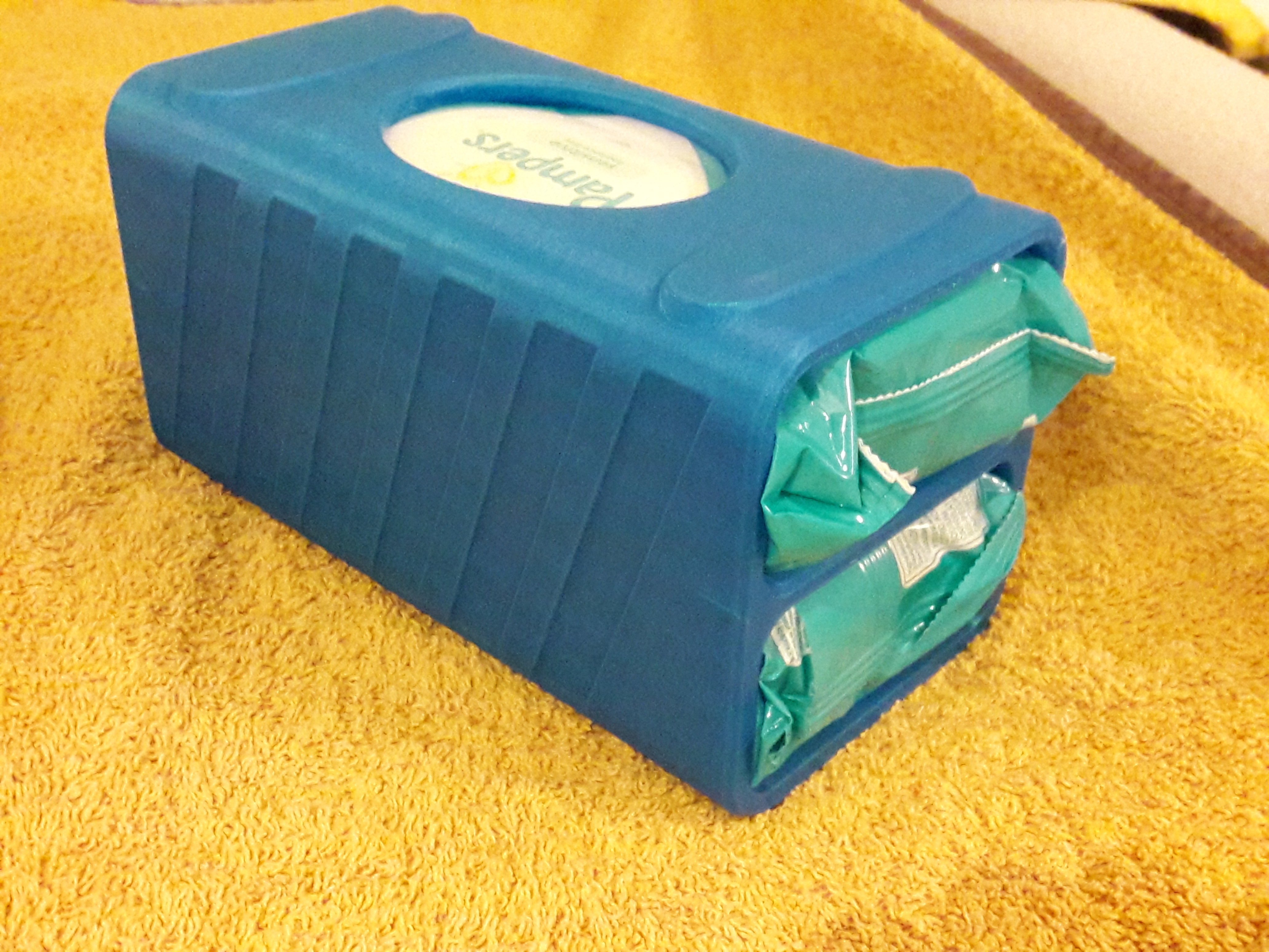 Distributeur de lingette pampers