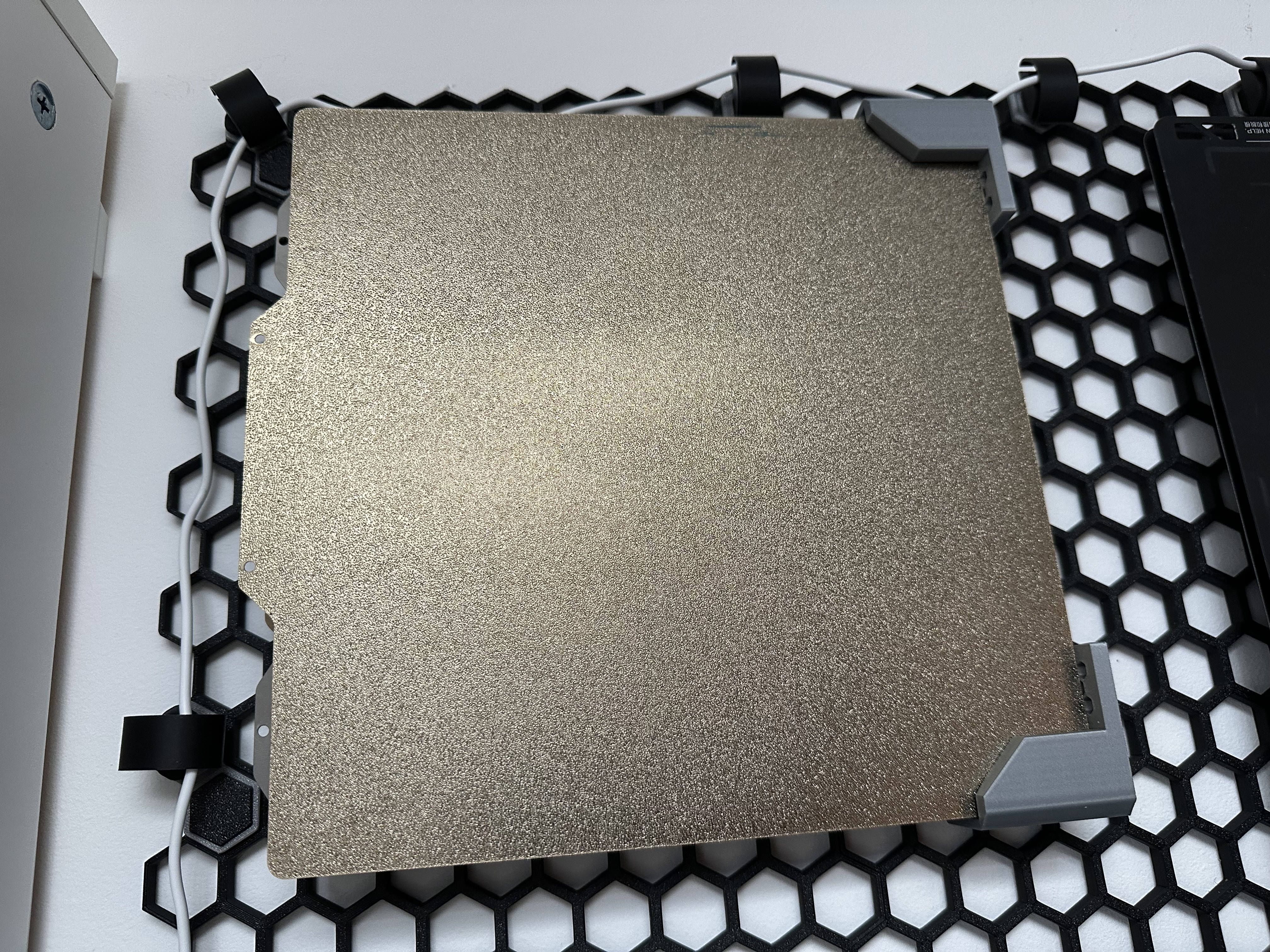 Honeycomb Wall (HSW) Ender 3v2 Plate Support